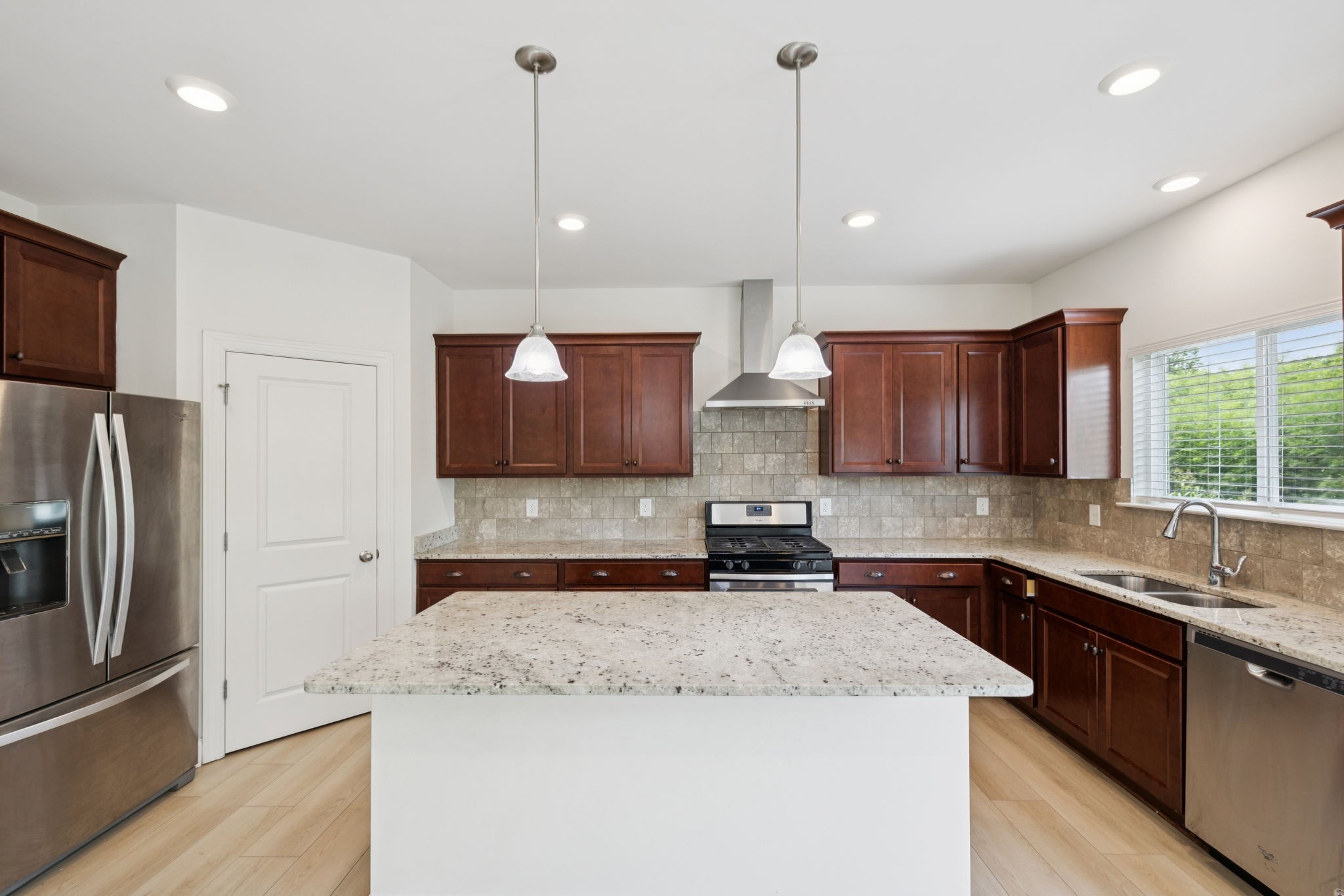 5012 Winslow Dr
