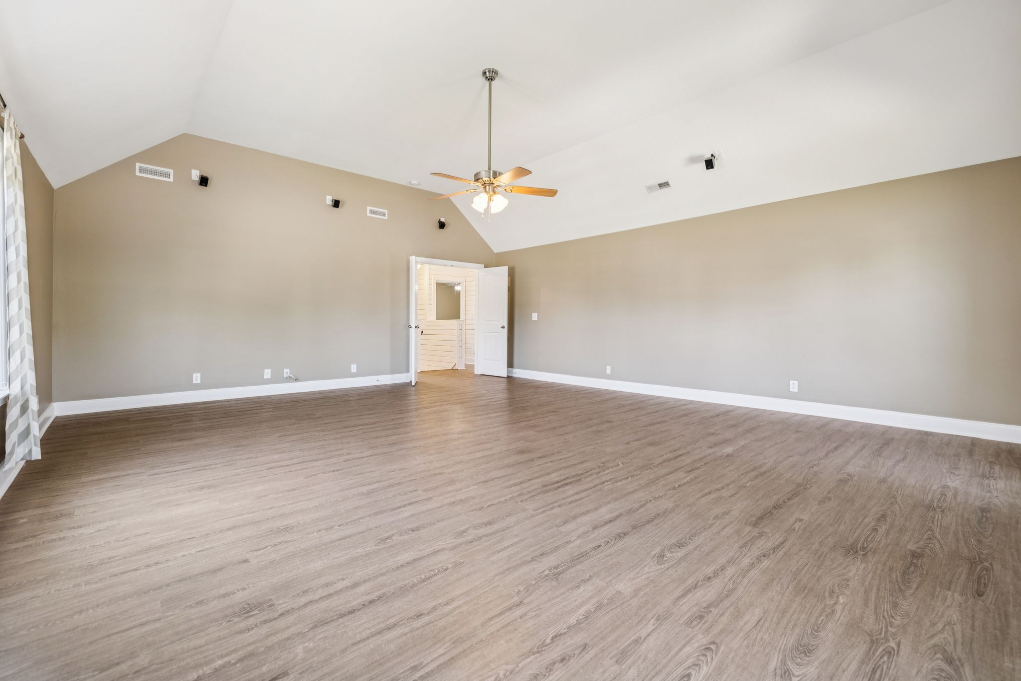 1317 Sam Houston Ave