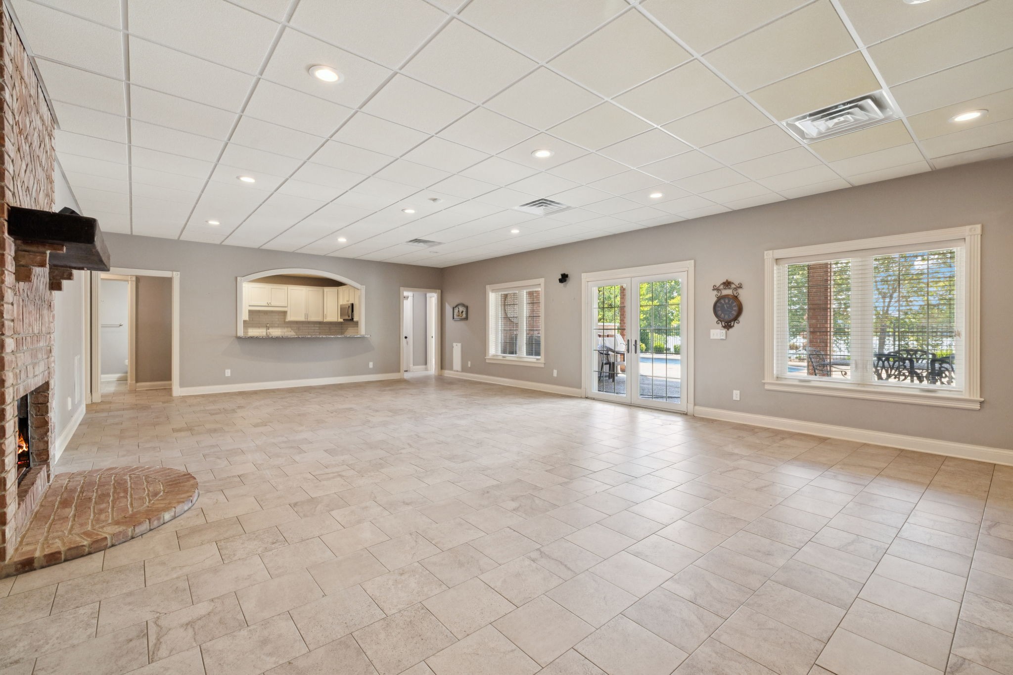 1000 Shimmering Way