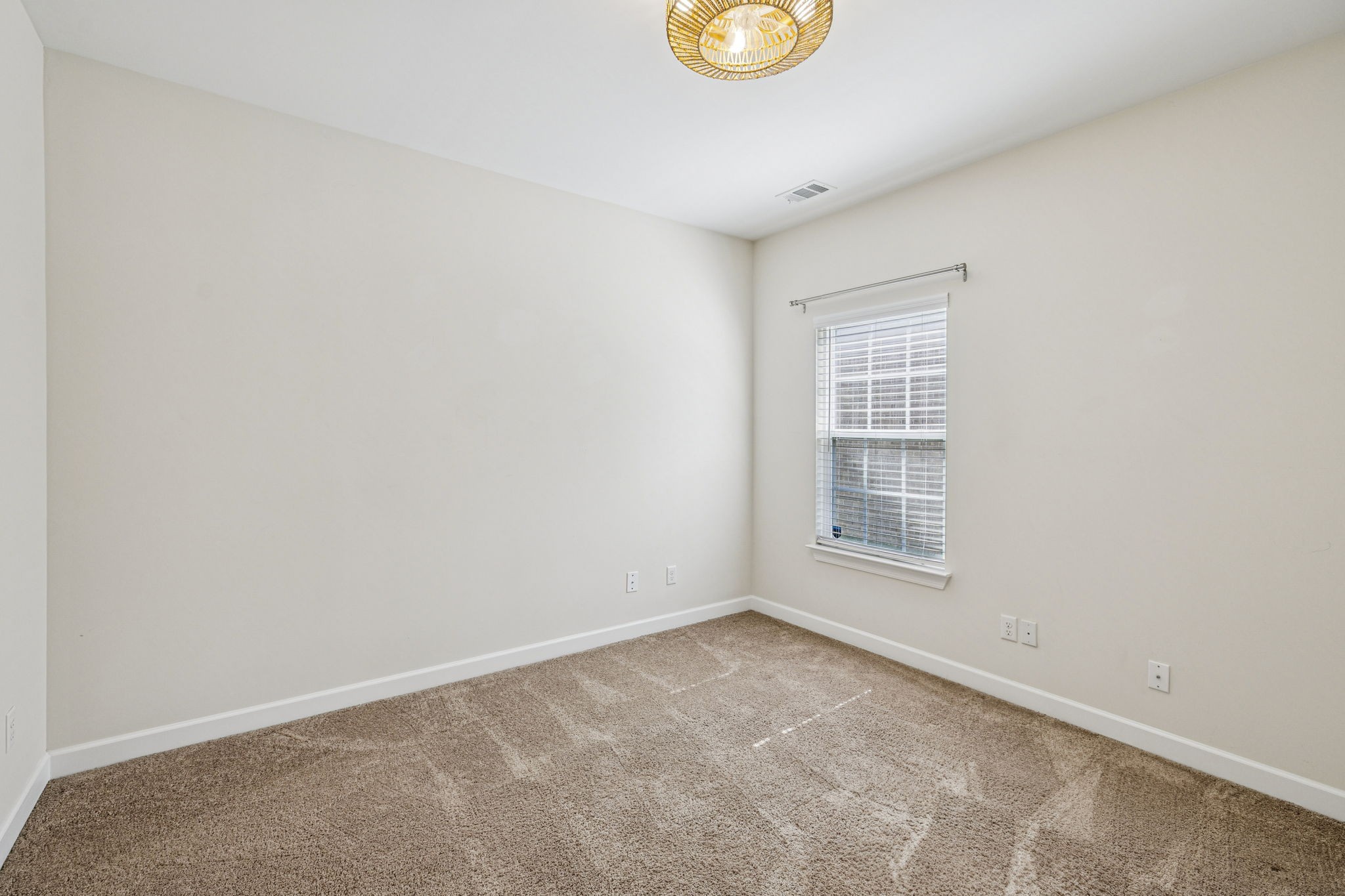 413 Chinook Dr