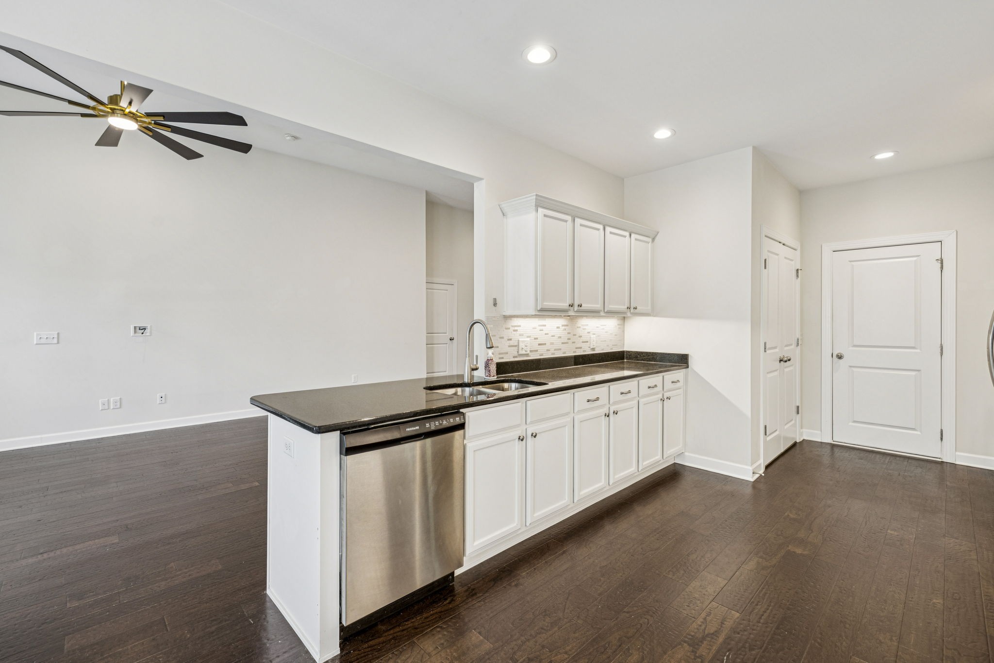 413 Chinook Dr