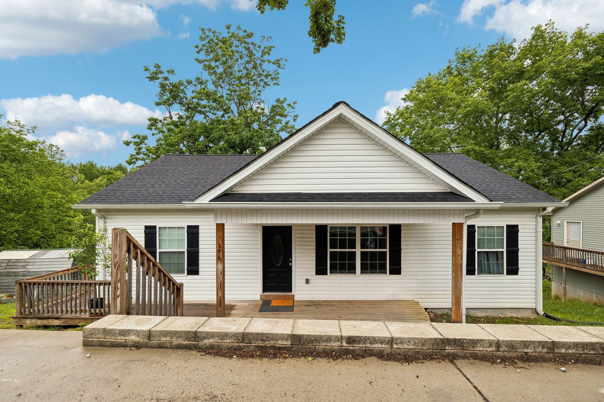 194 Hunter Ave