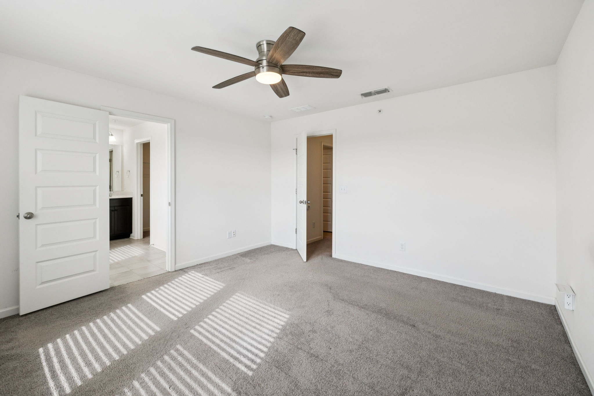 921 Cavan Ln