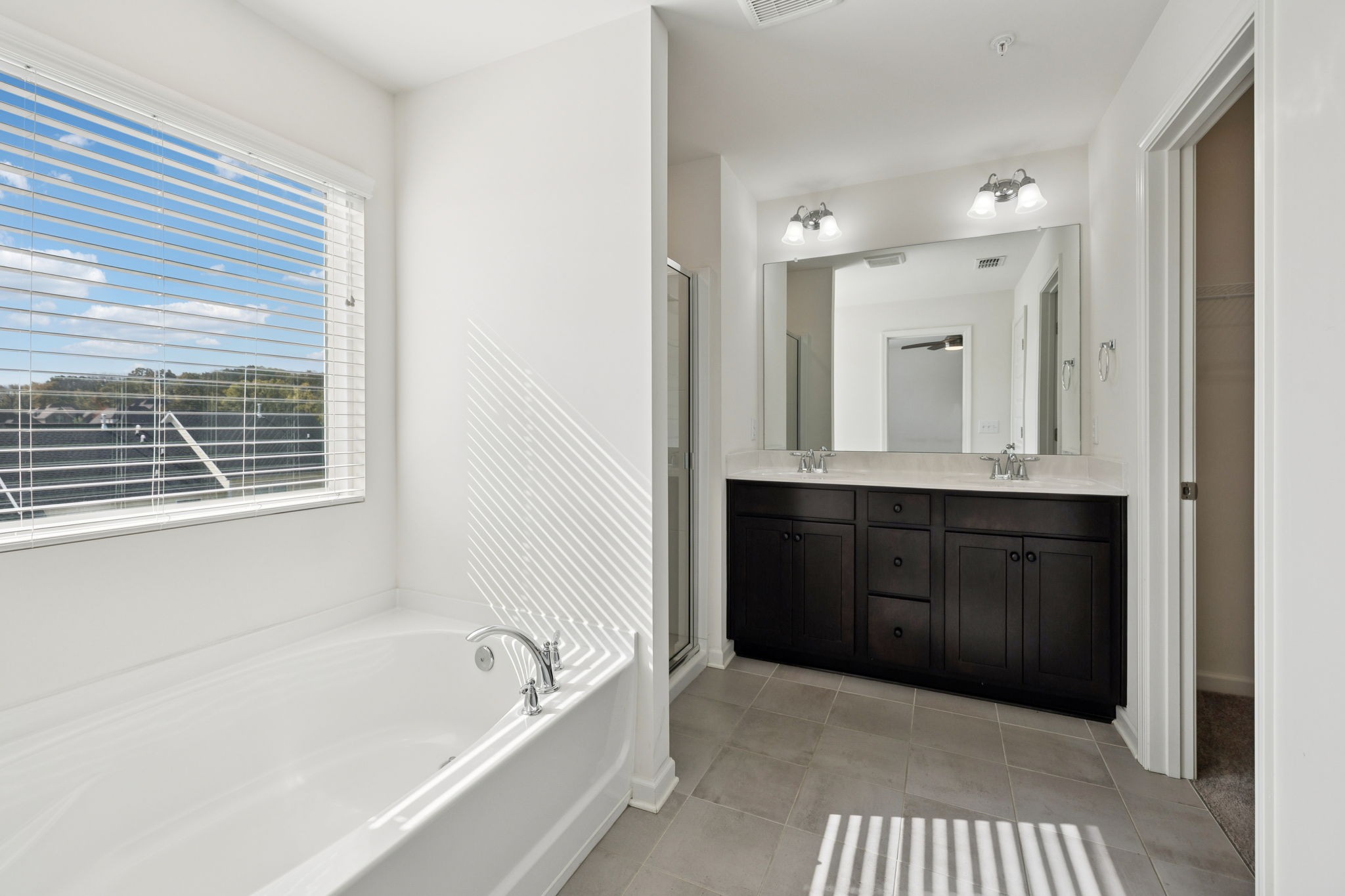 921 Cavan Ln