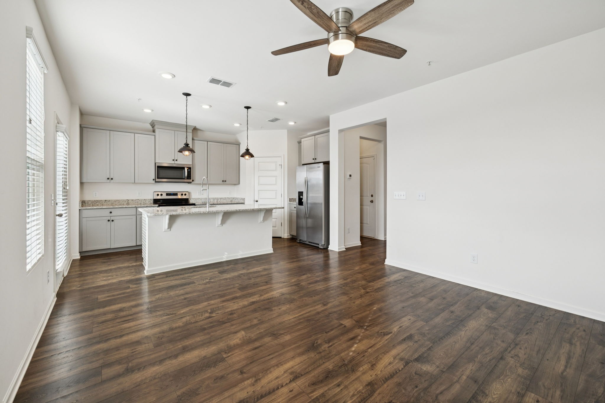 921 Cavan Ln