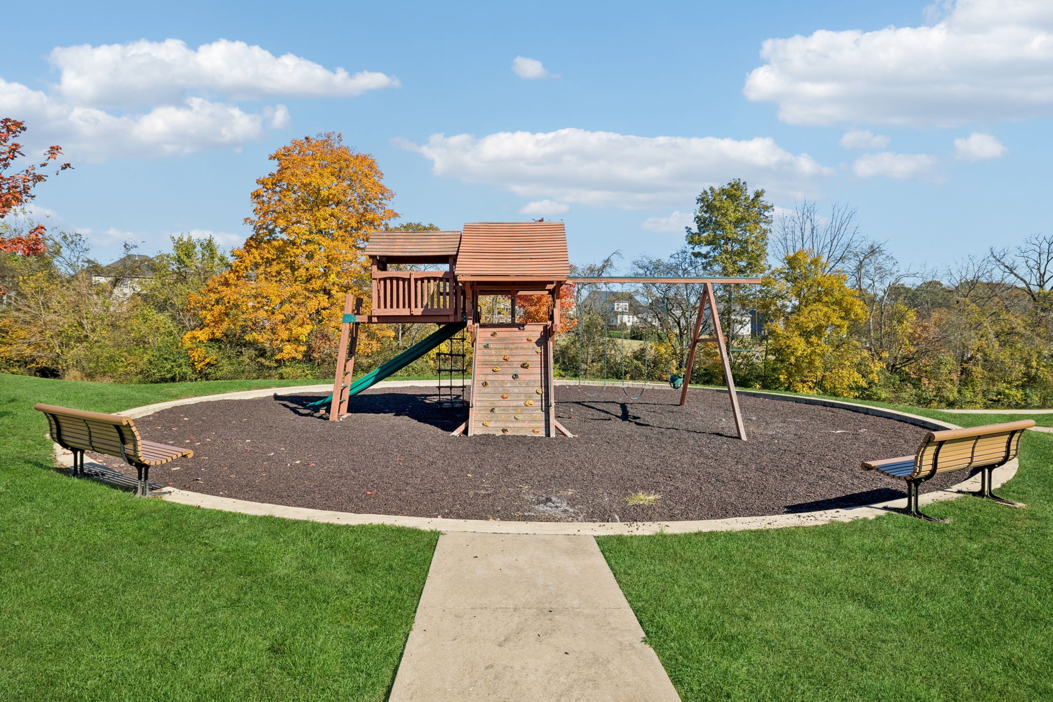 921 Cavan Ln
