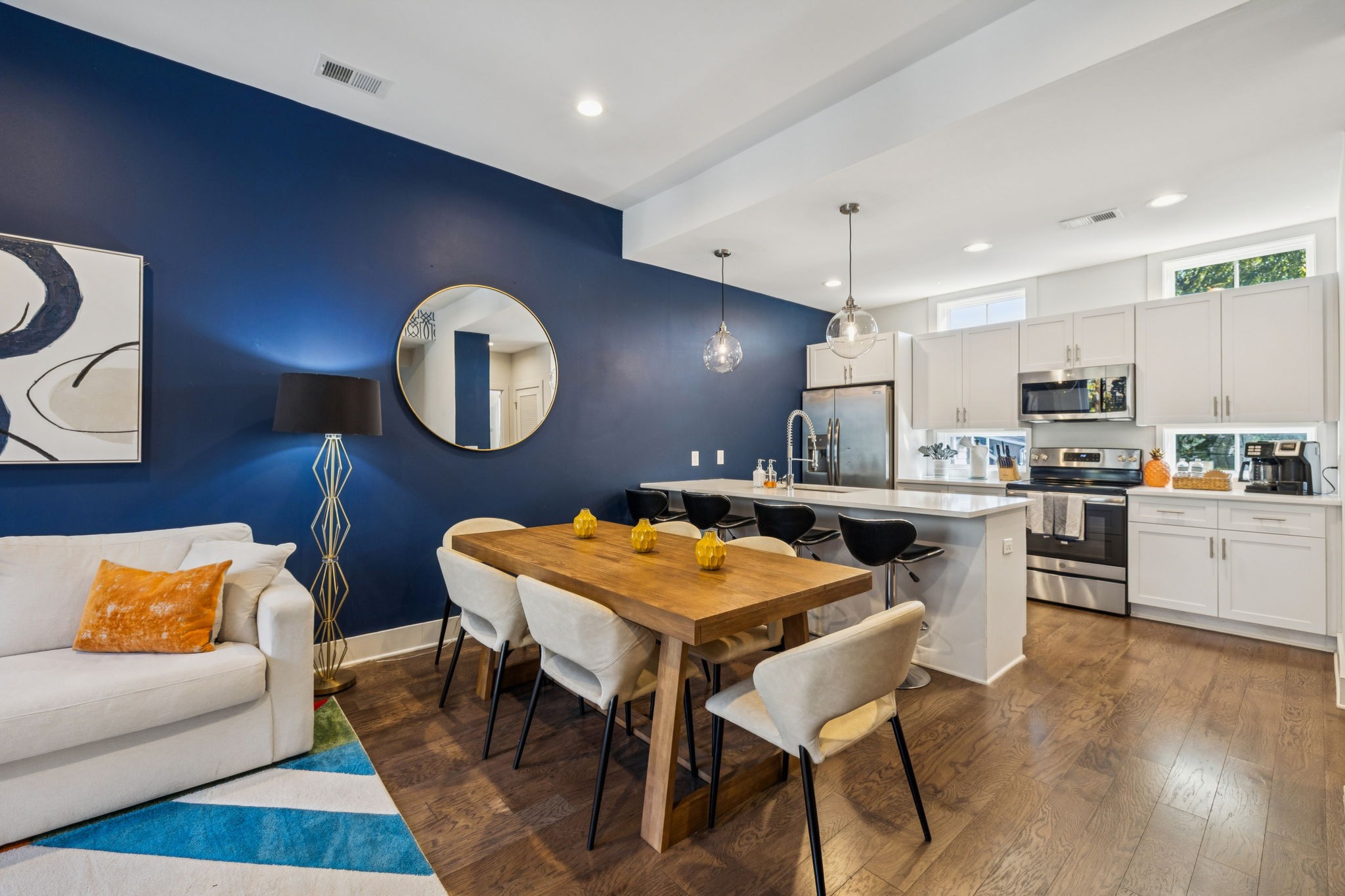 2021 Beech Ave Unit: 7