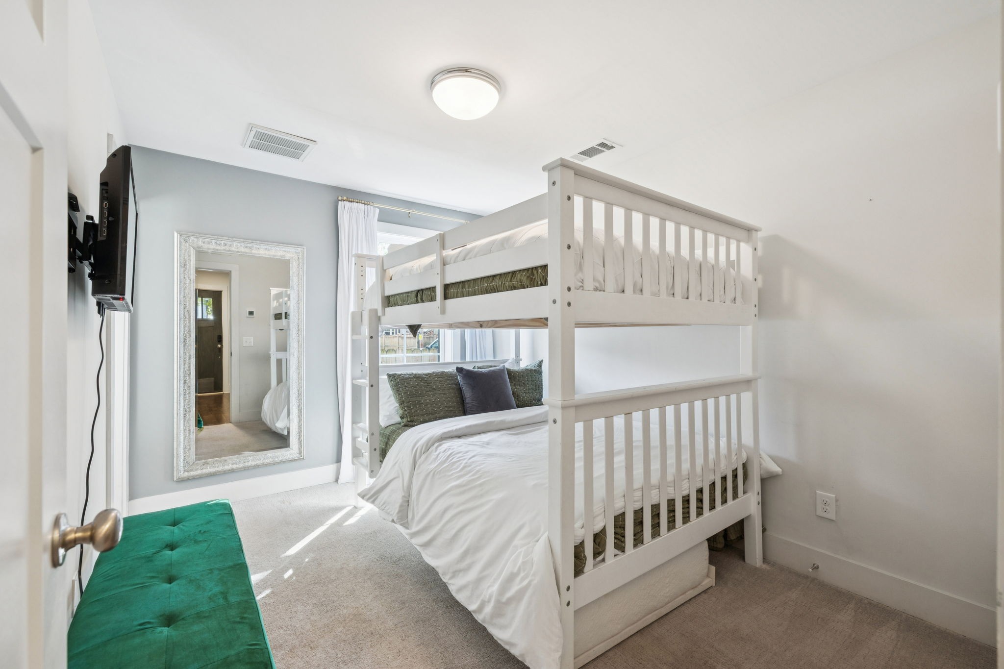2021 Beech Ave Unit: 7