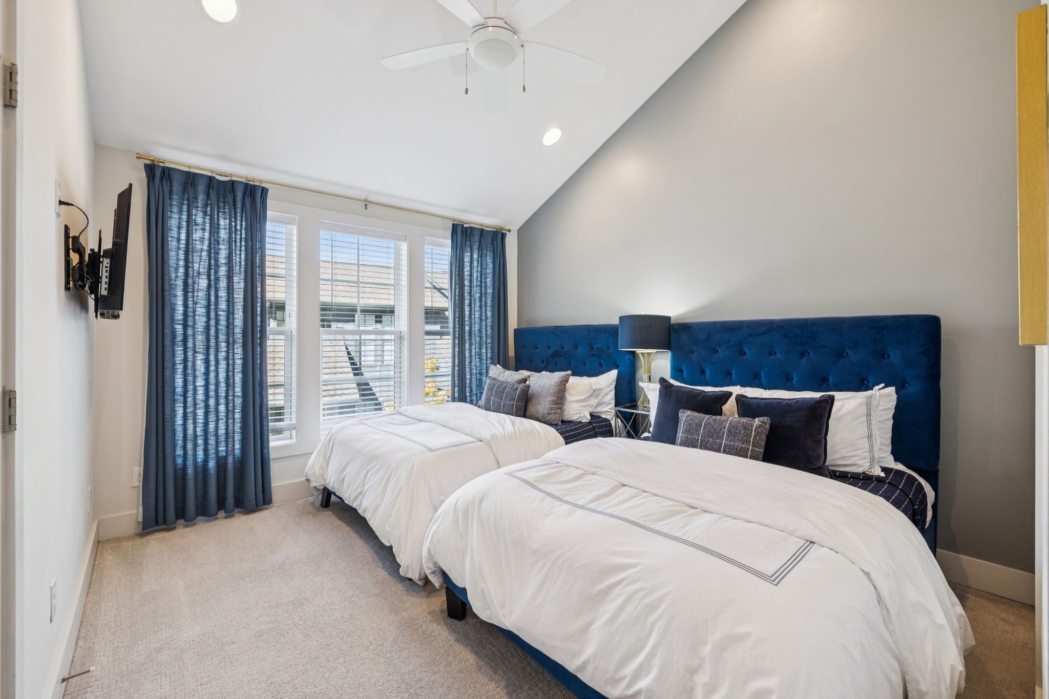 2021 Beech Ave Unit: 7