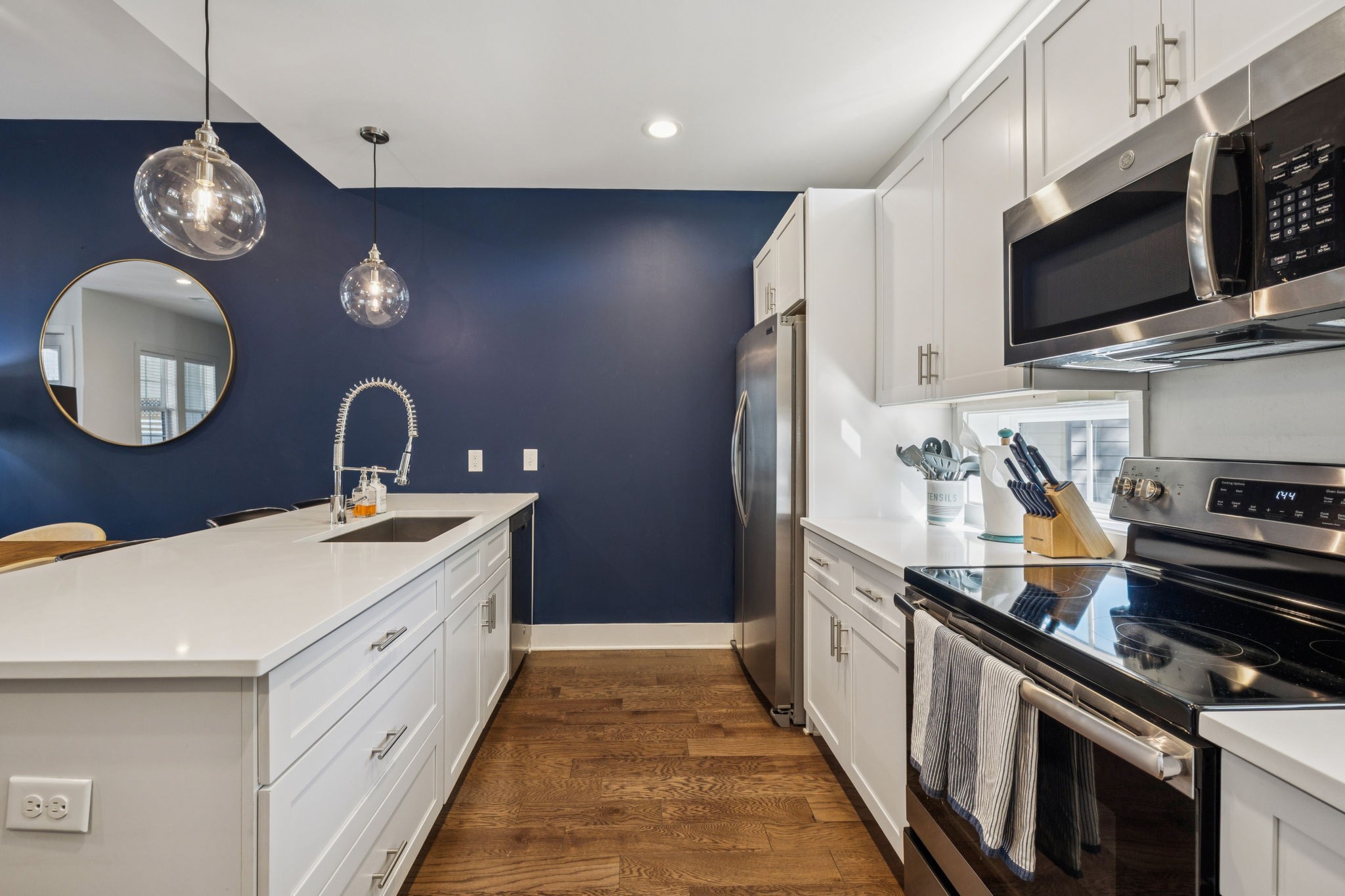 2021 Beech Ave Unit: 7