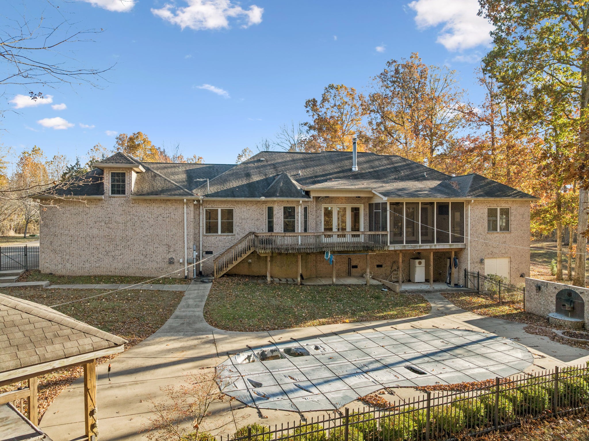 2562 Spears Way