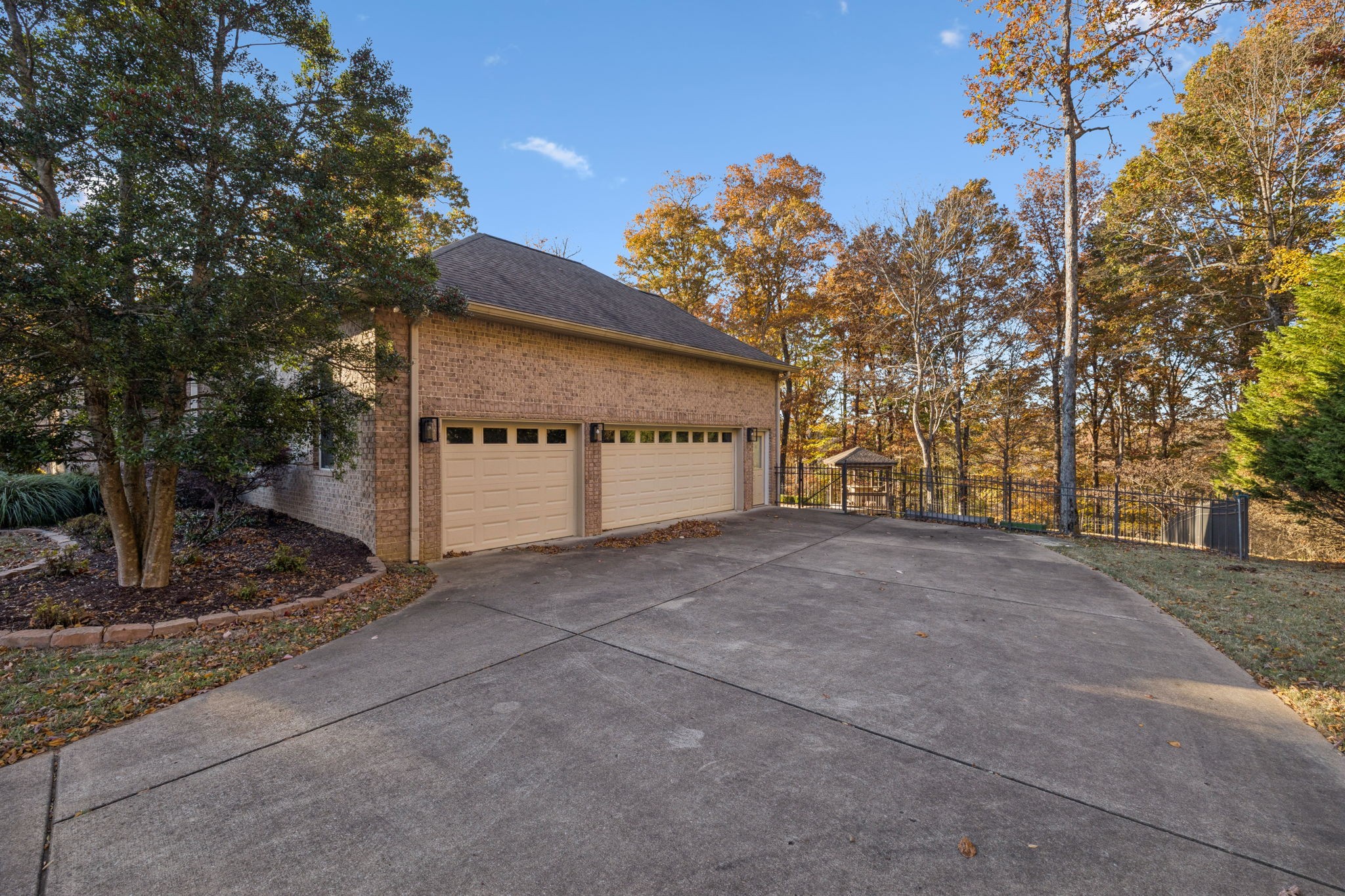 2562 Spears Way
