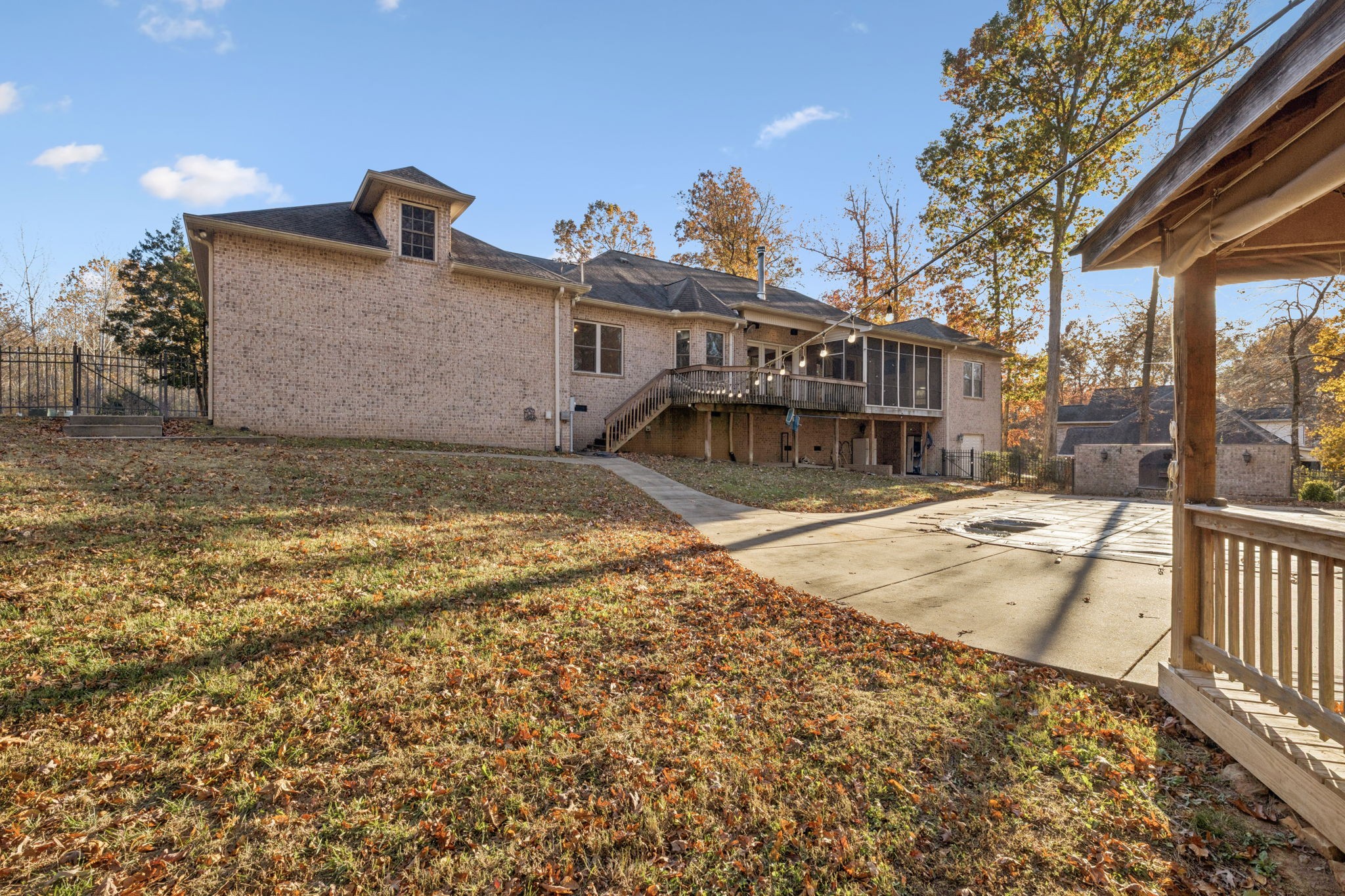 2562 Spears Way