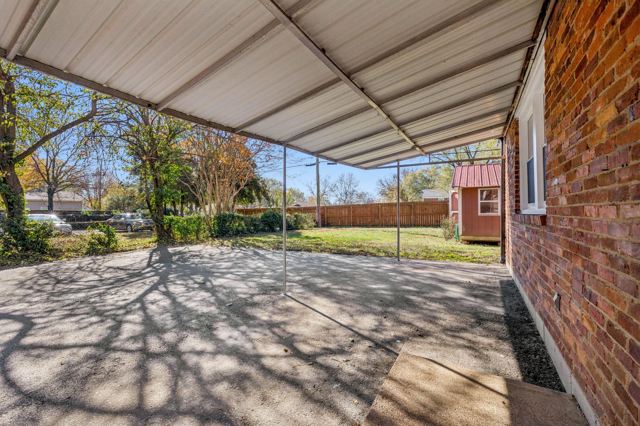 228 Graeme Dr