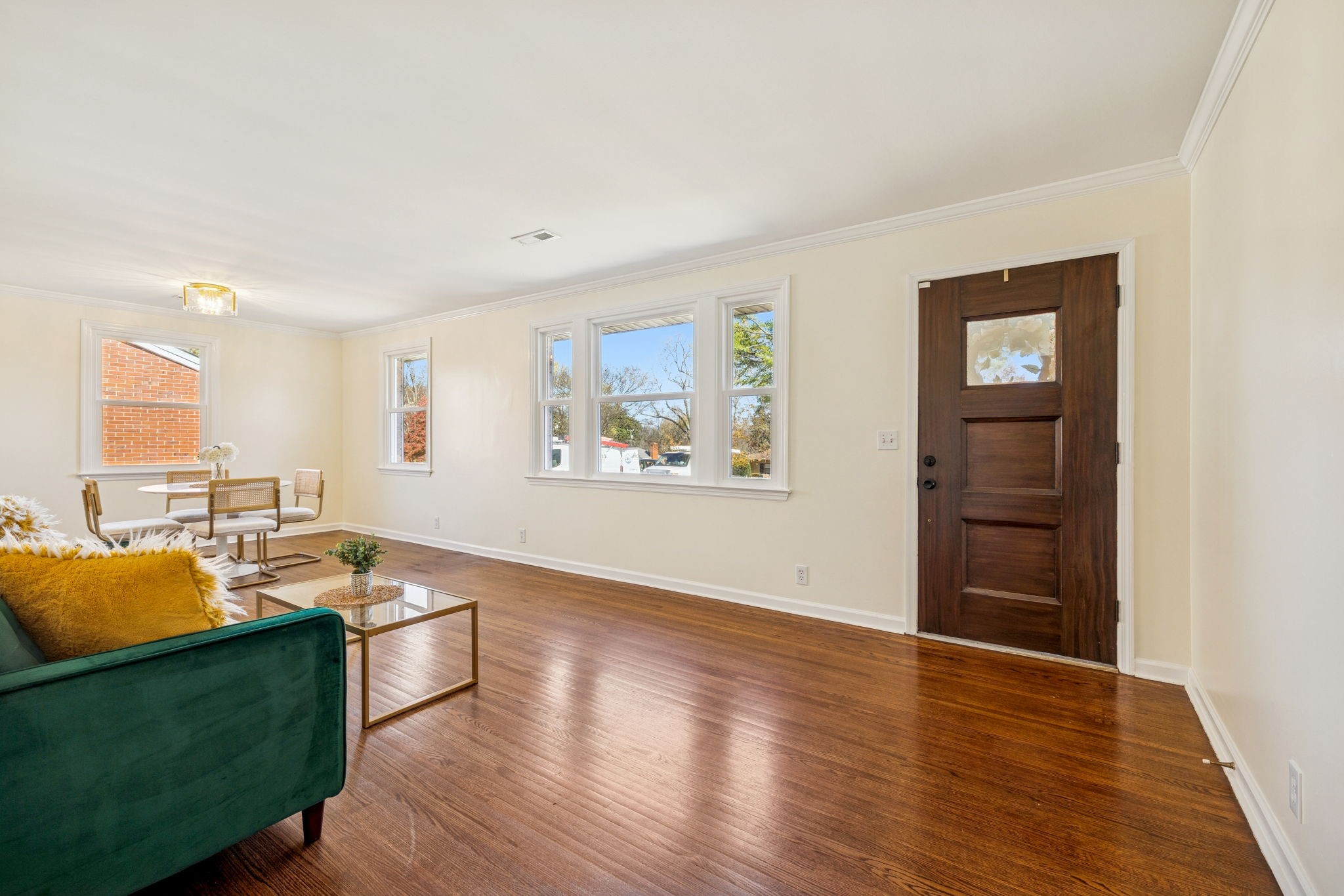 228 Graeme Dr