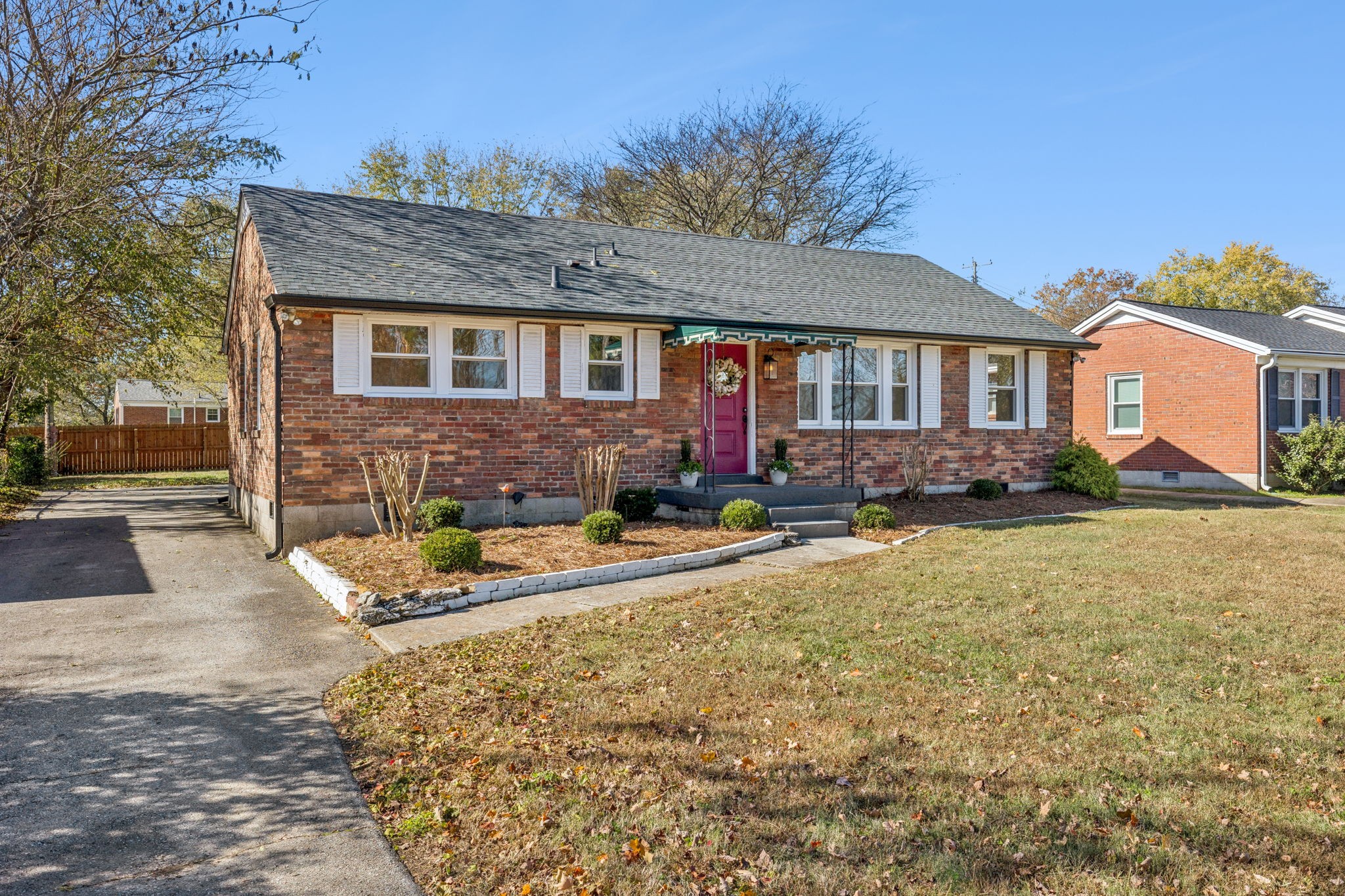 228 Graeme Dr