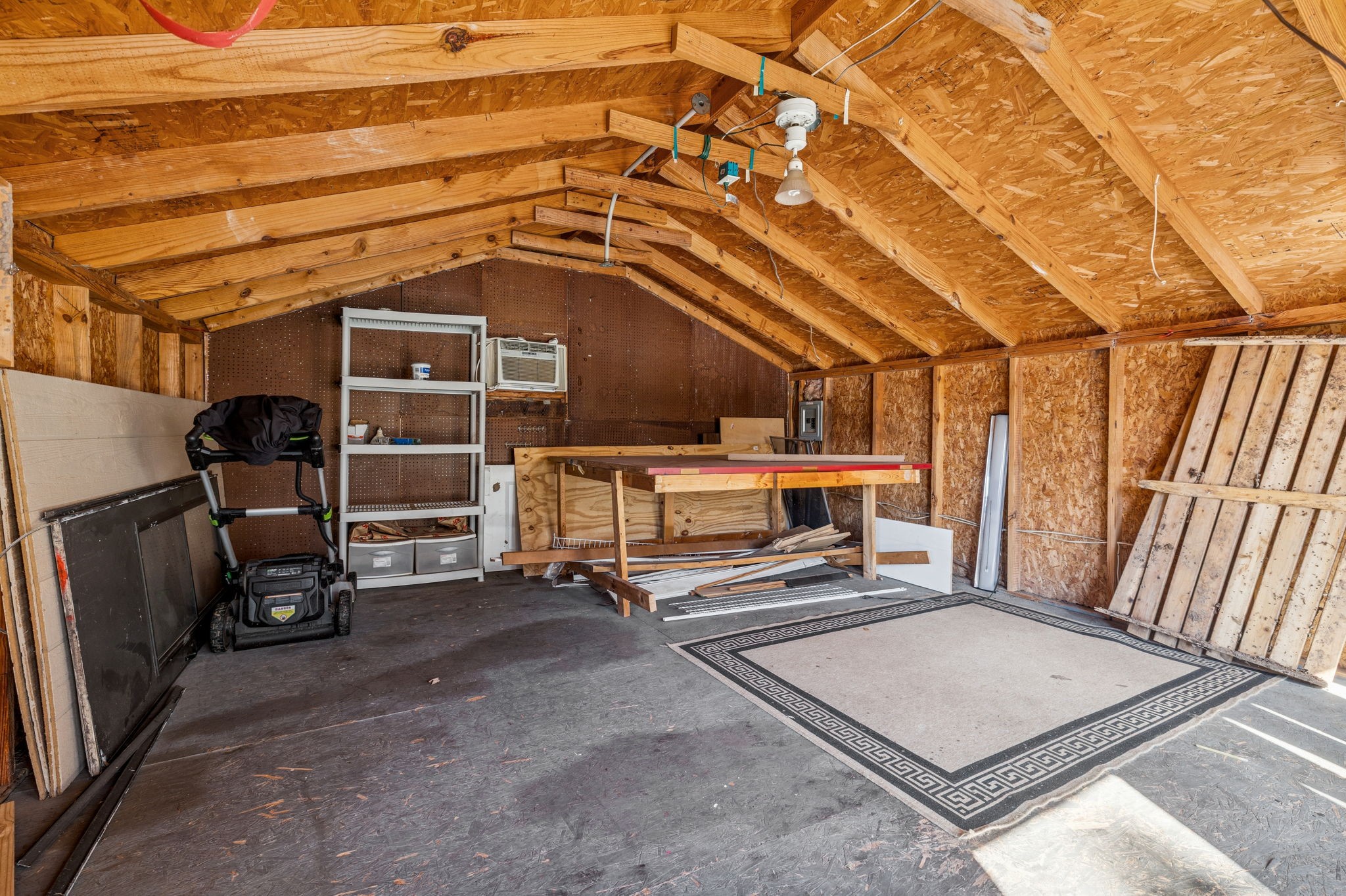 228 Graeme Dr
