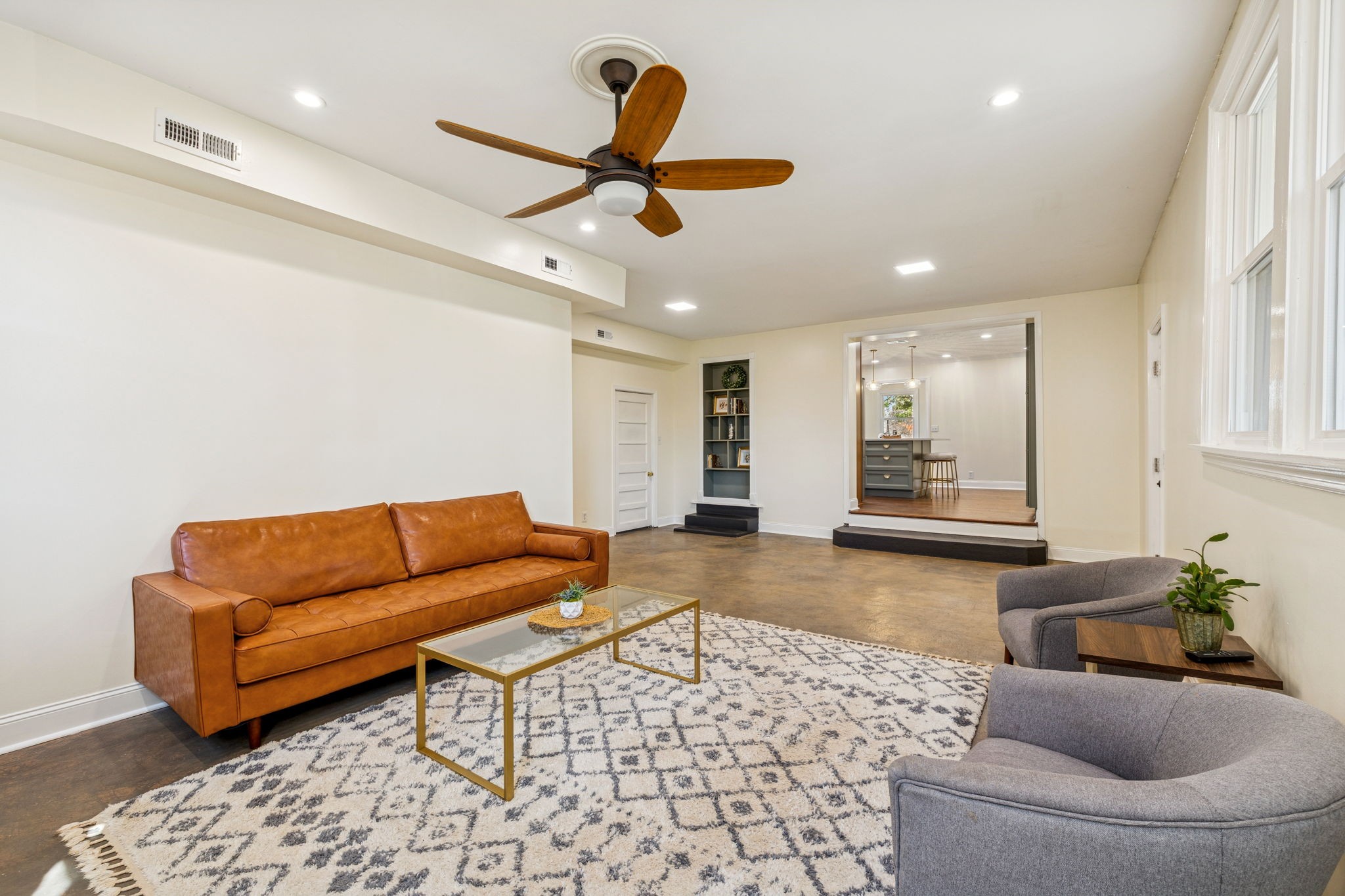 228 Graeme Dr