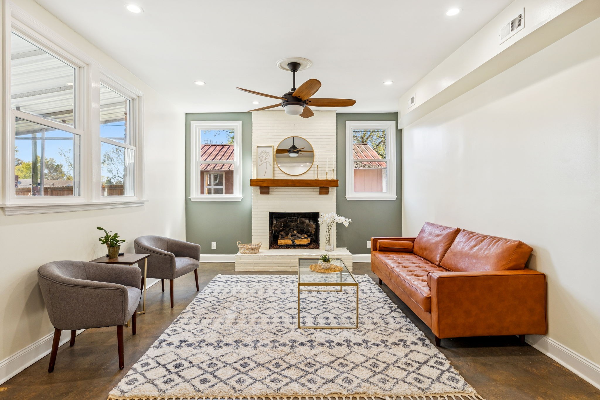 228 Graeme Dr