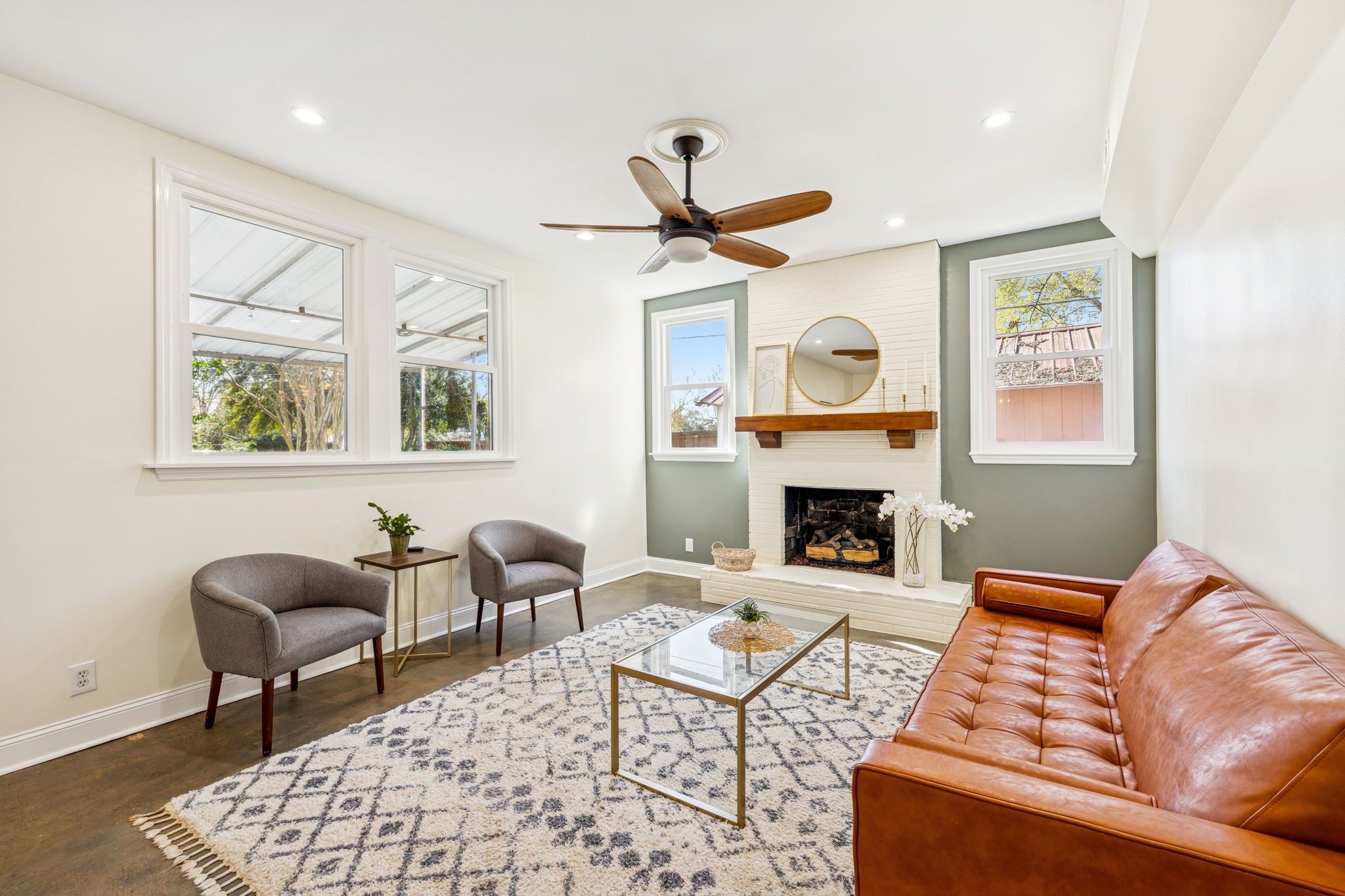 228 Graeme Dr