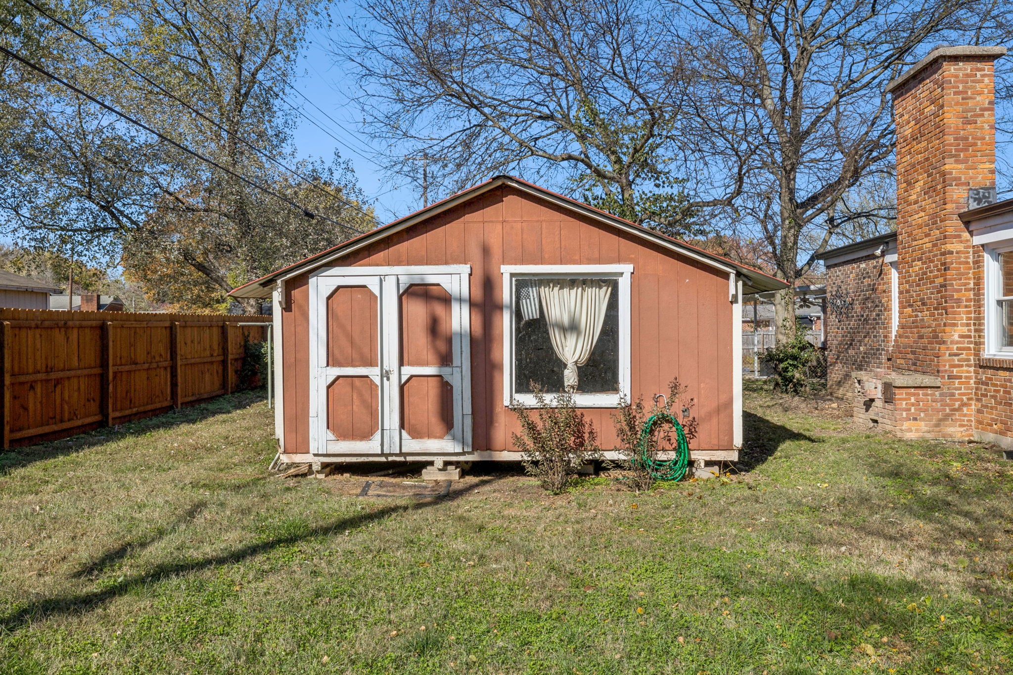 228 Graeme Dr