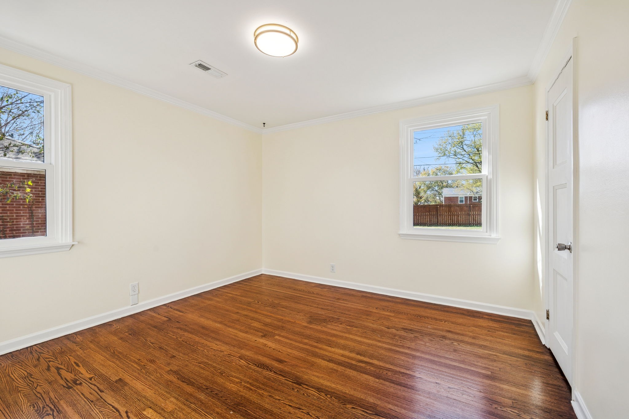 228 Graeme Dr