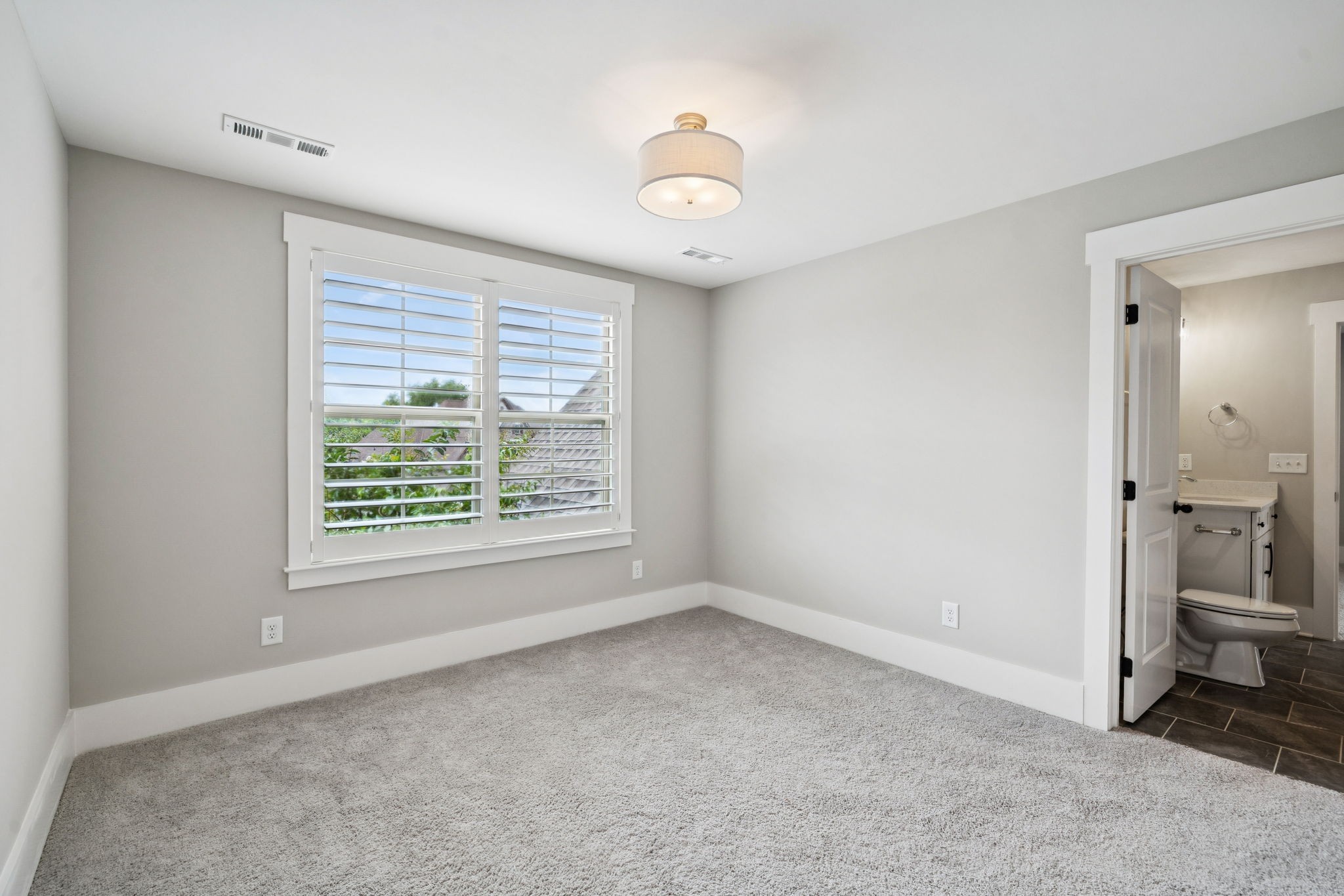 5846 Wagonvale Dr