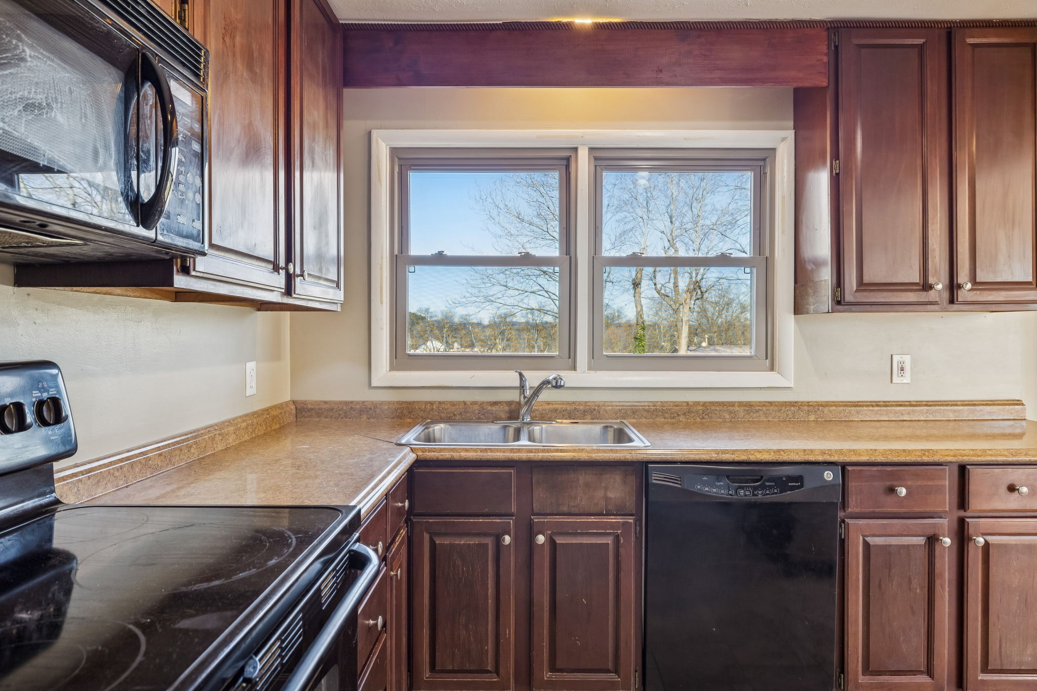 109 Hobbs Dr