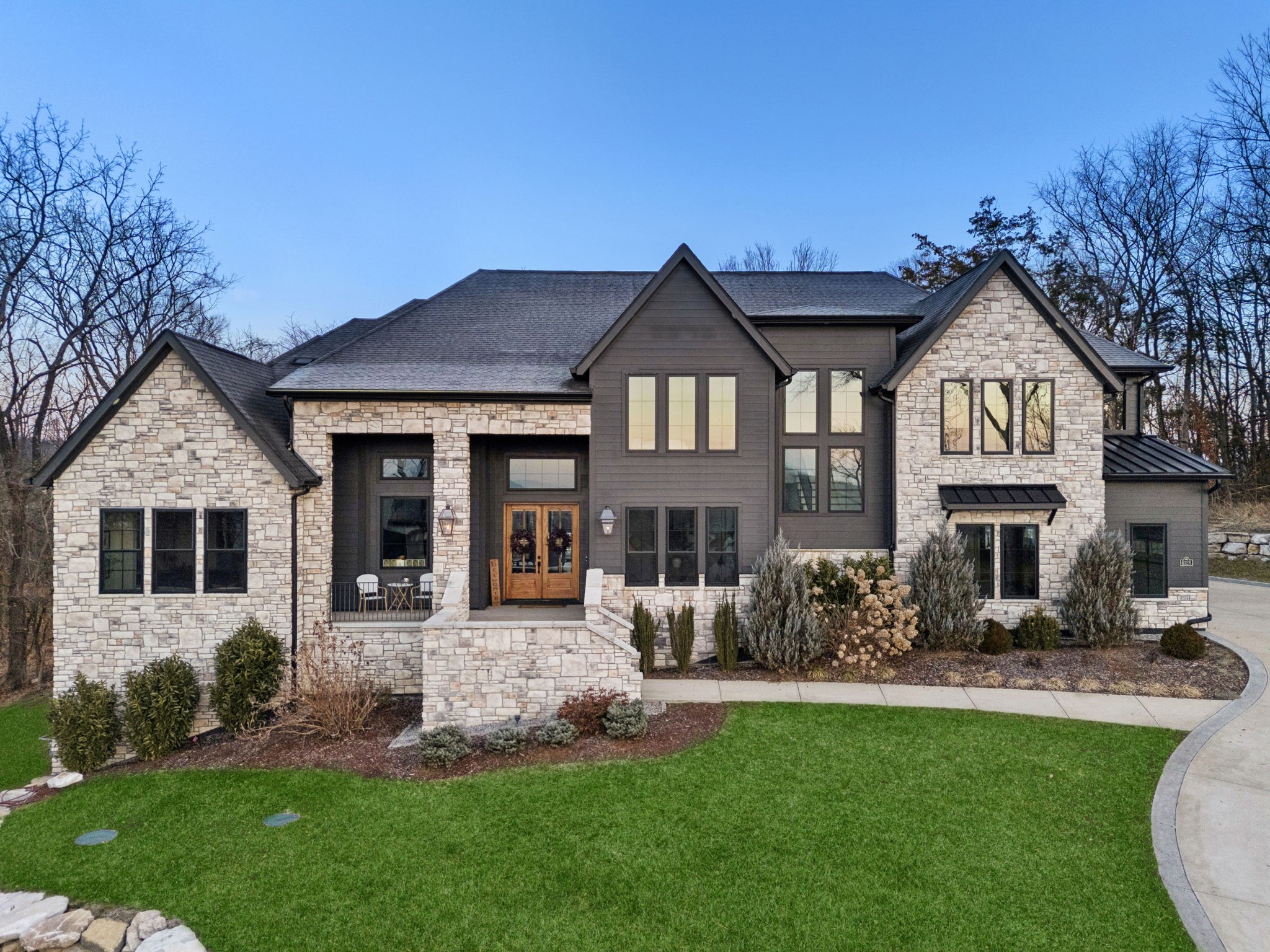 6128 Lookaway Cir
