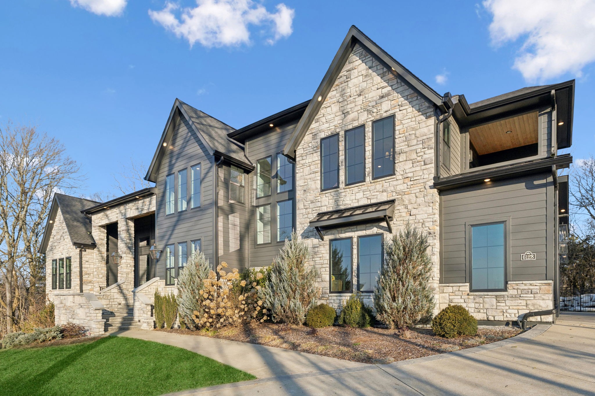 6128 Lookaway Cir