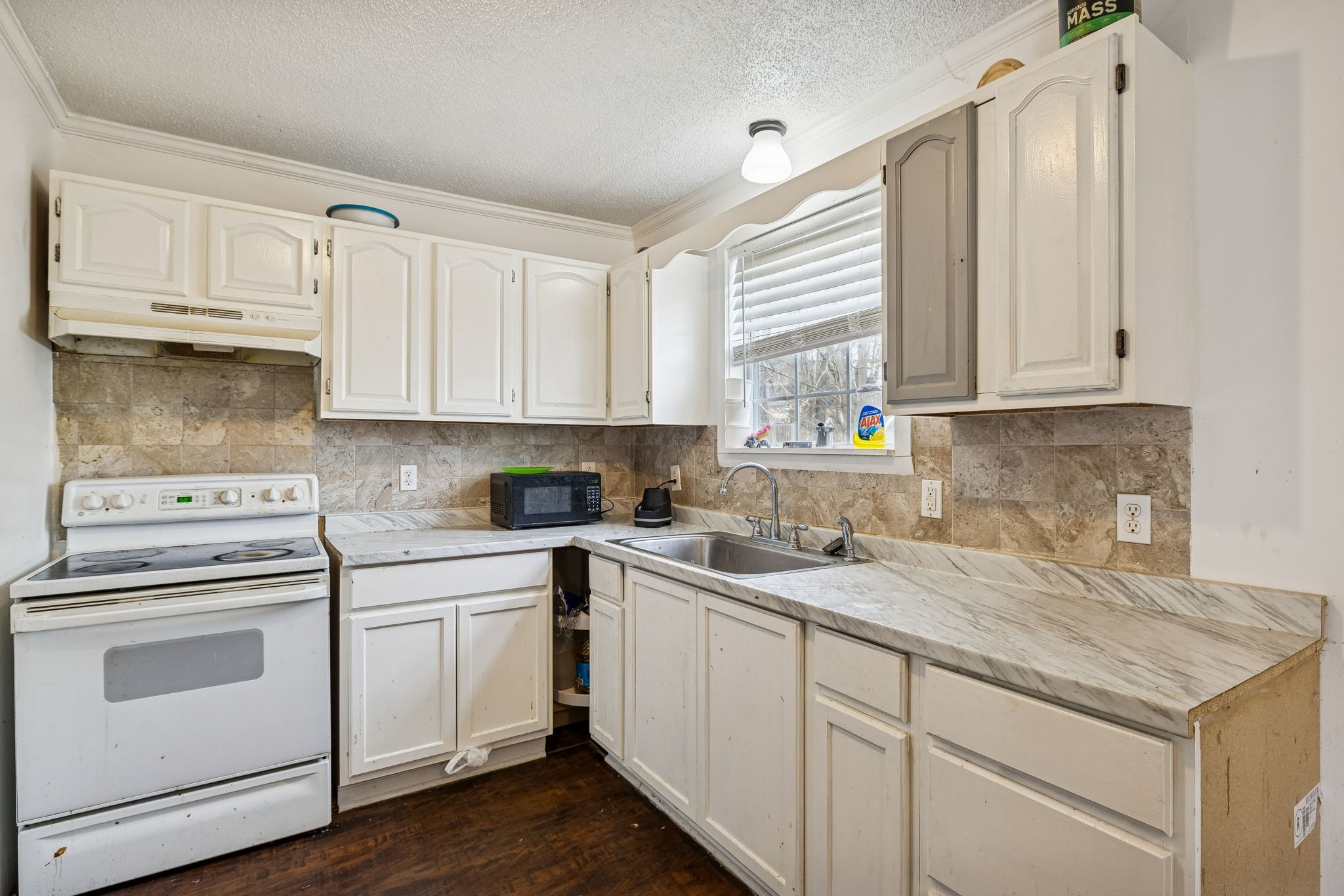 1554 Cherry Tree Dr