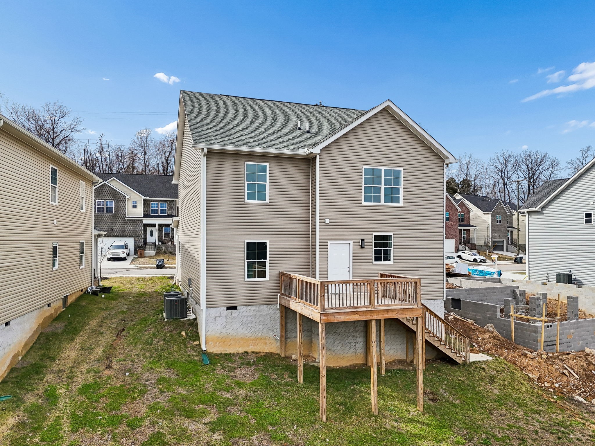 4712 Long Br