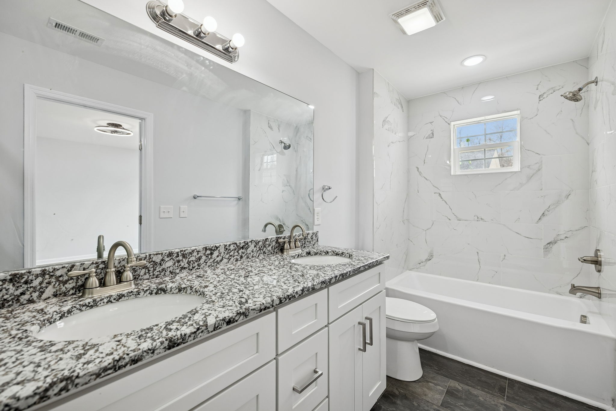 4712 Long Br