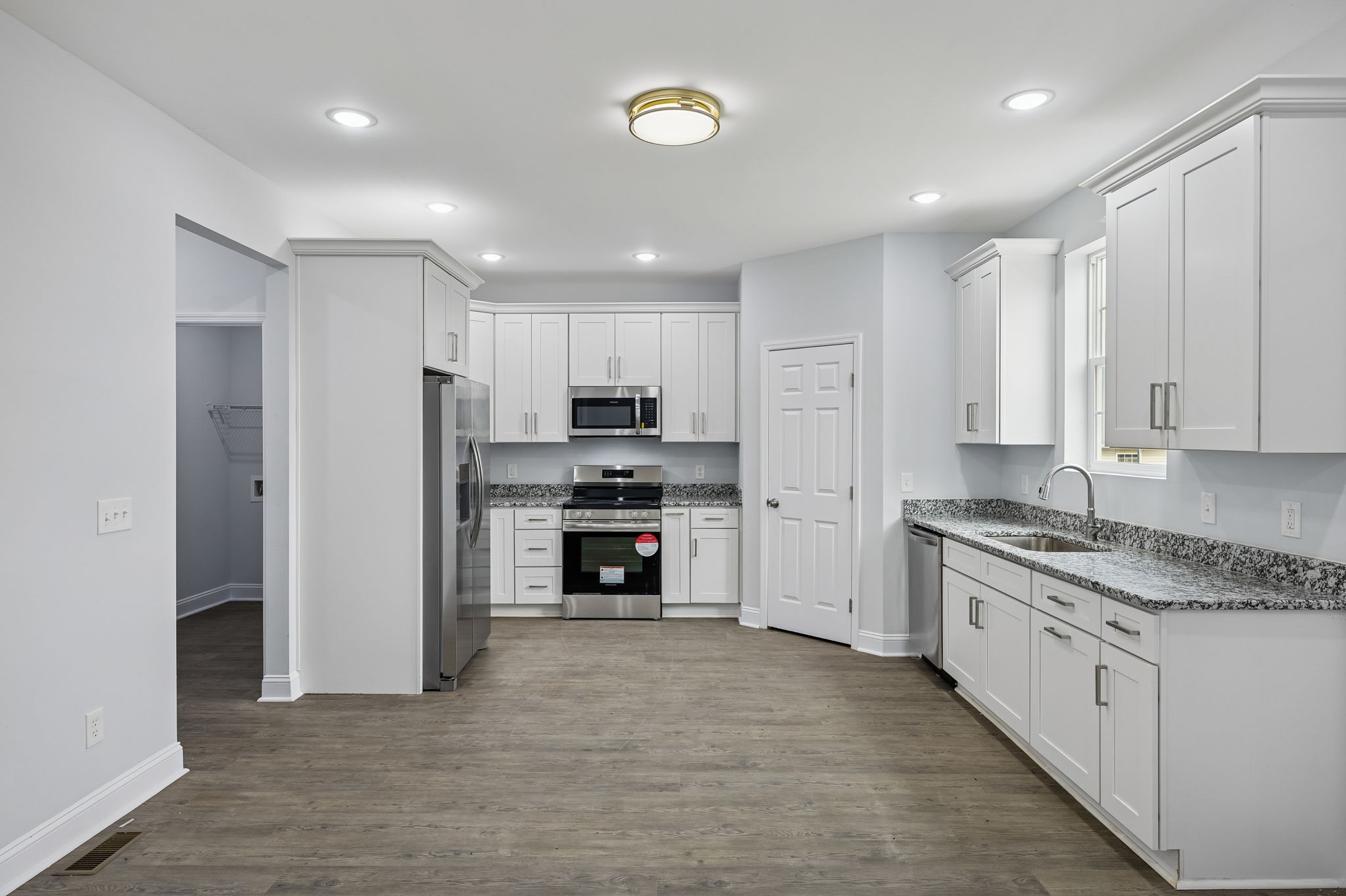 4712 Long Br
