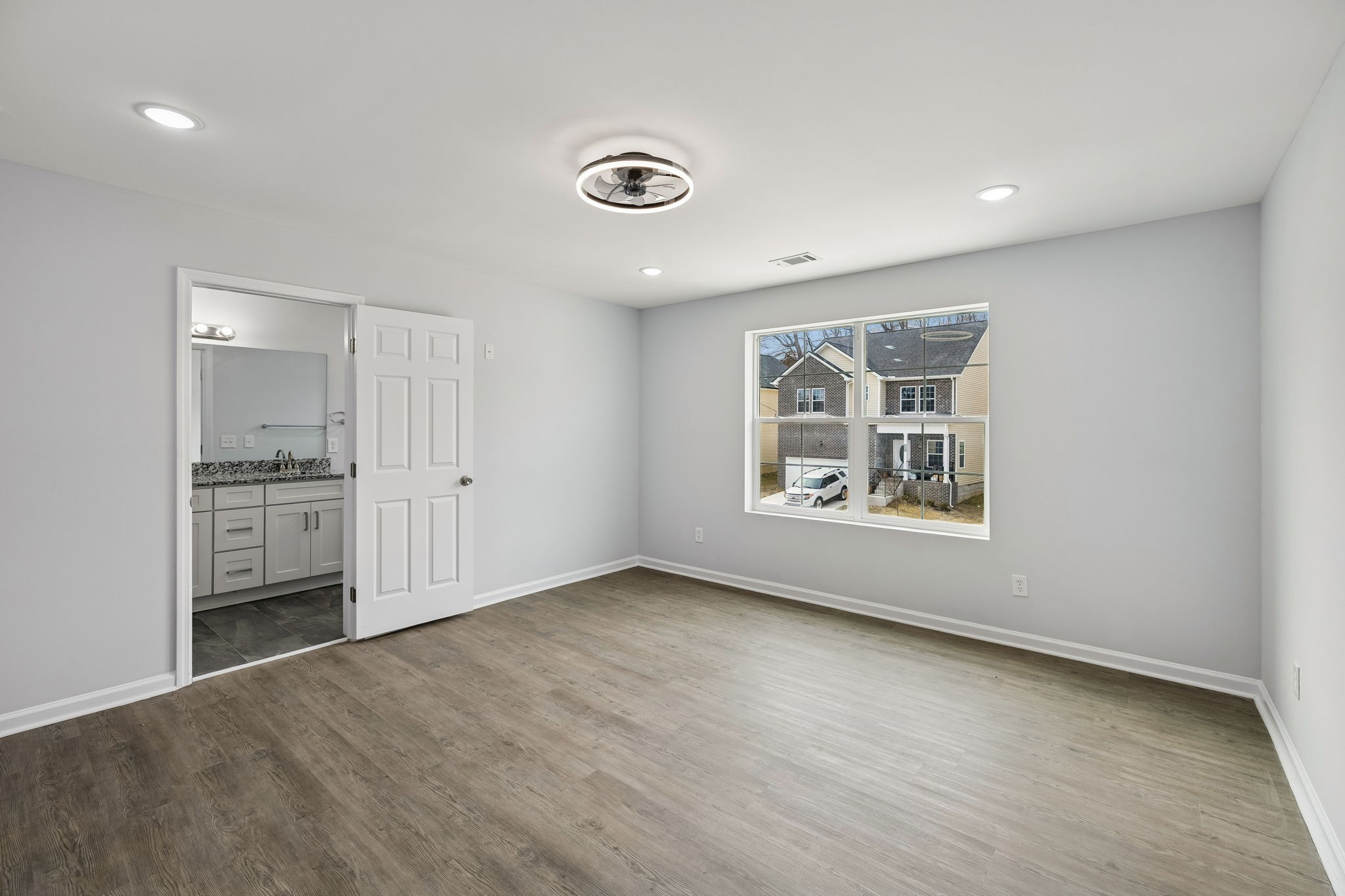 4712 Long Br