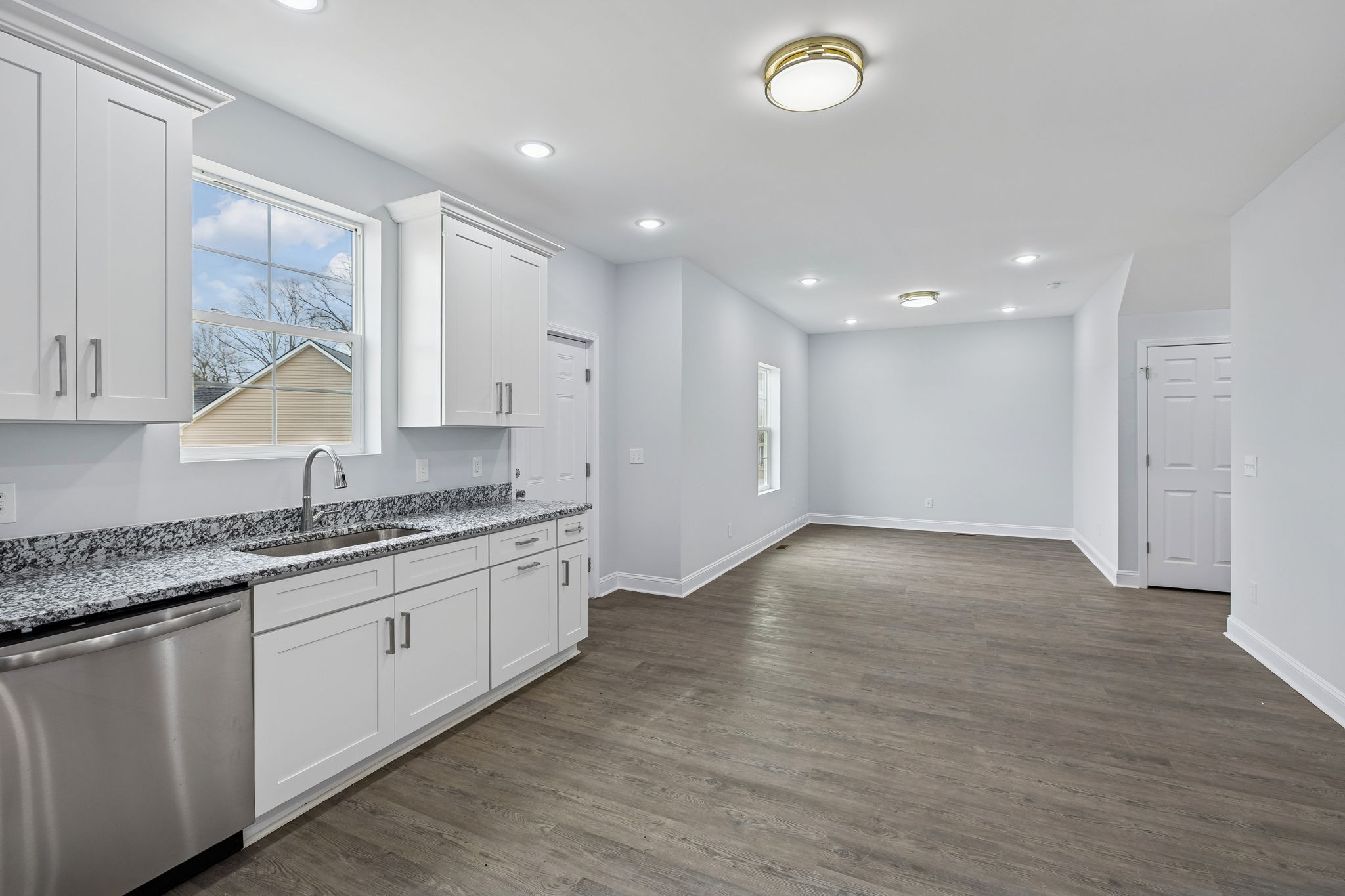 4712 Long Br