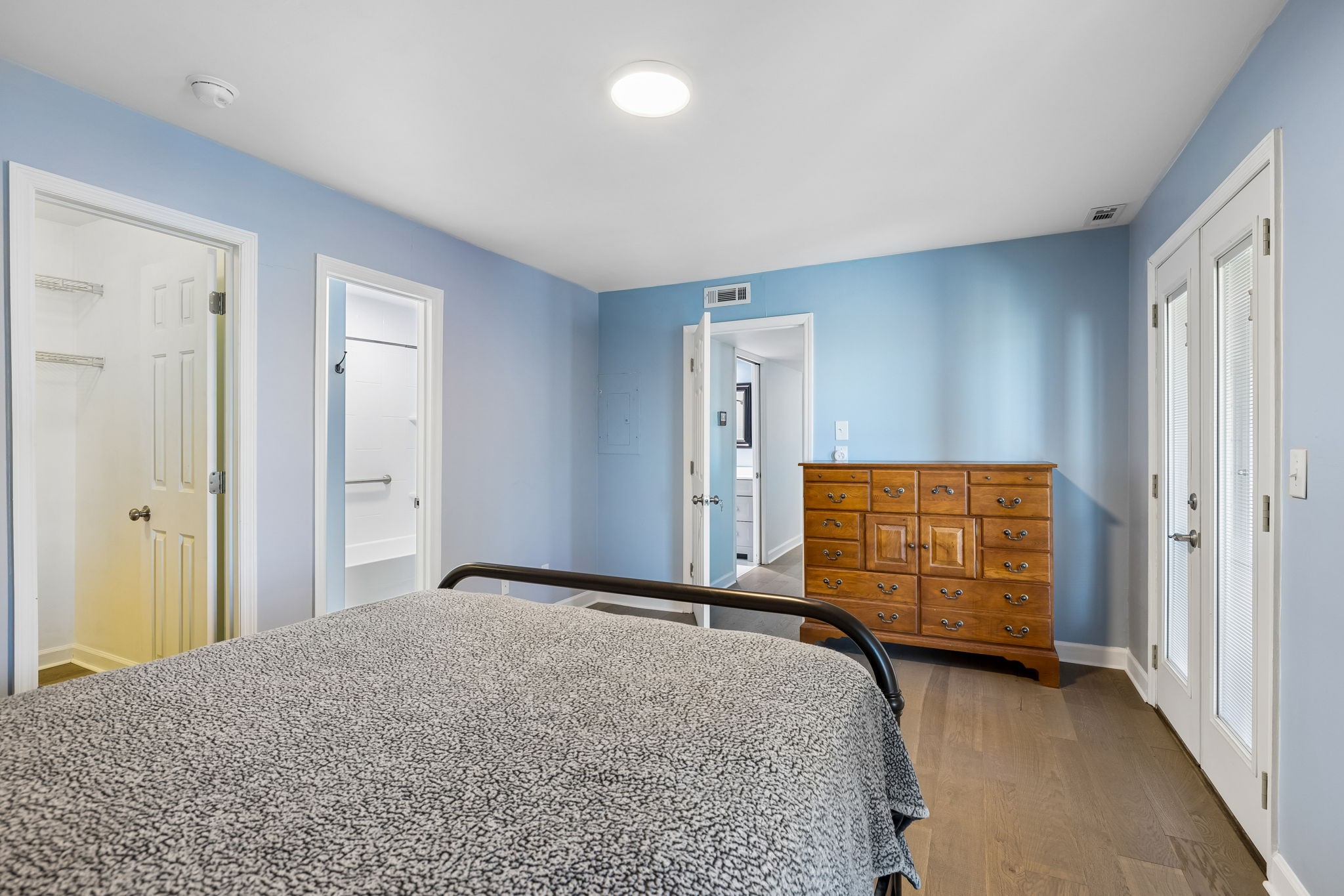 939 Russell St Unit: 16