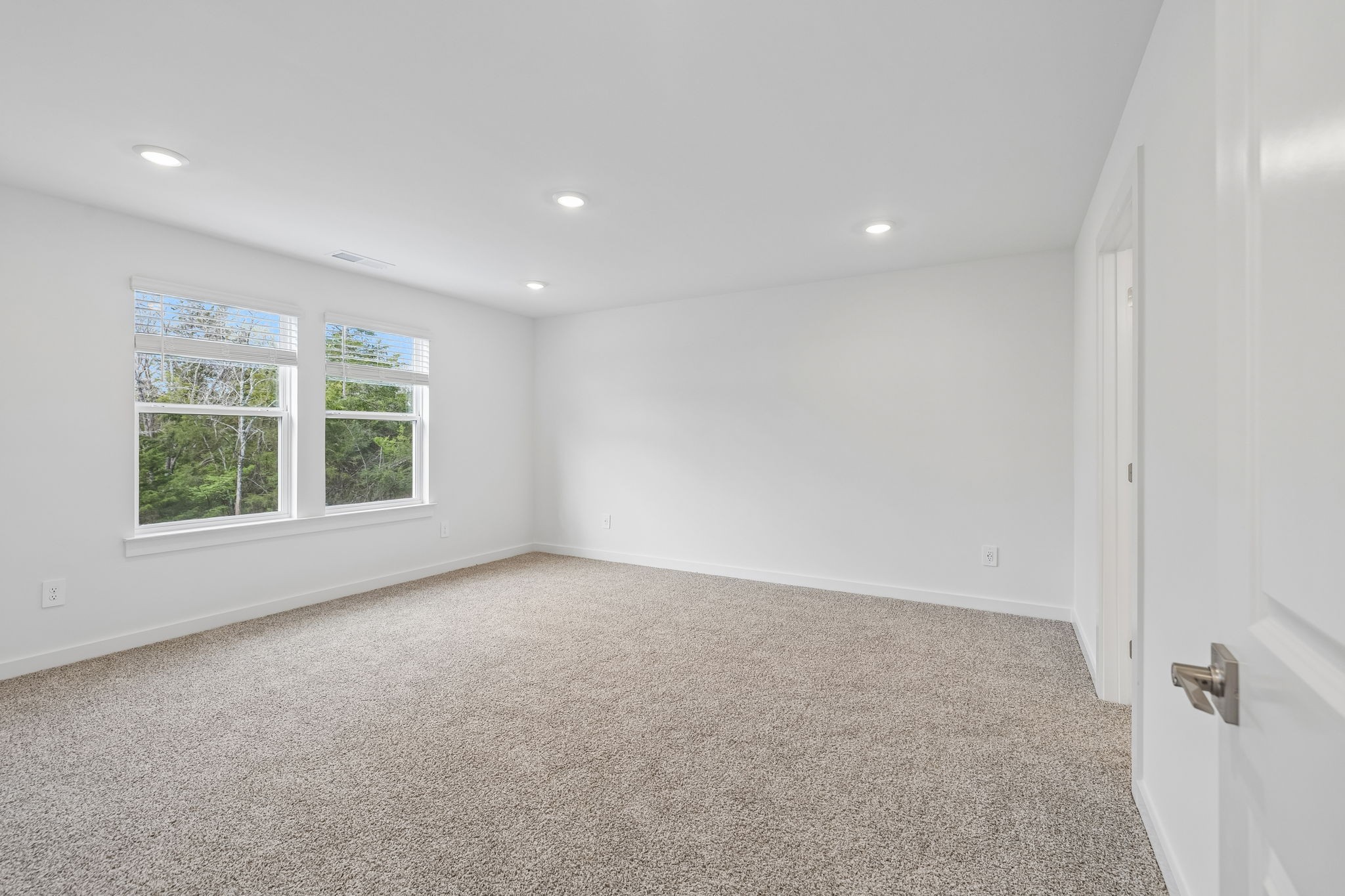 992 Levi Ln