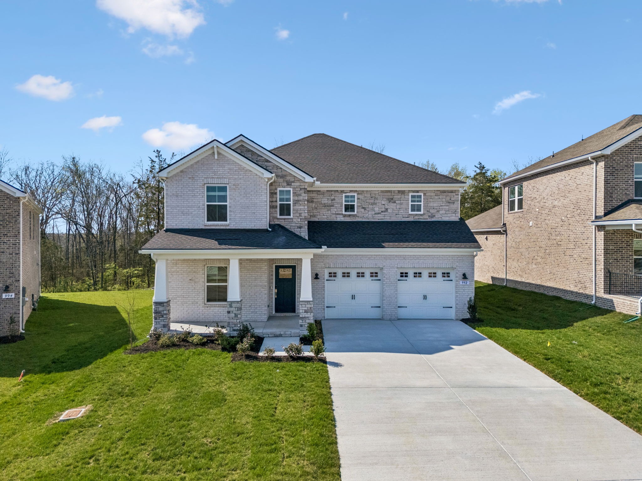 992 Levi Ln