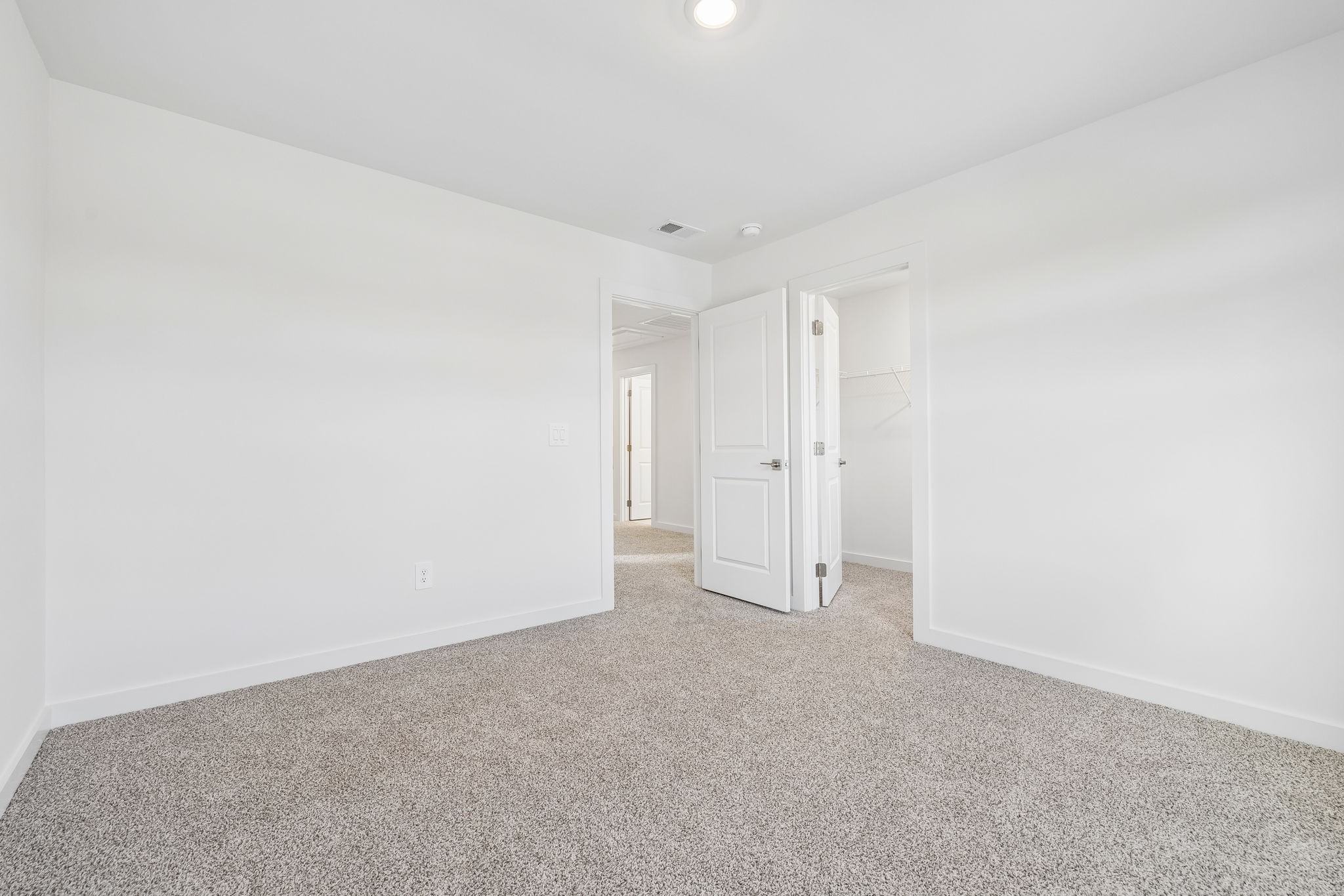 992 Levi Ln