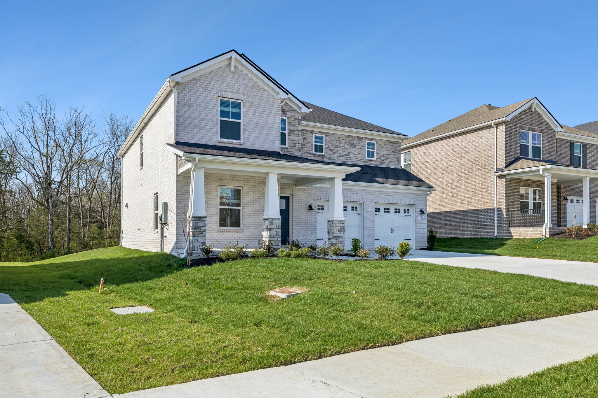 992 Levi Ln