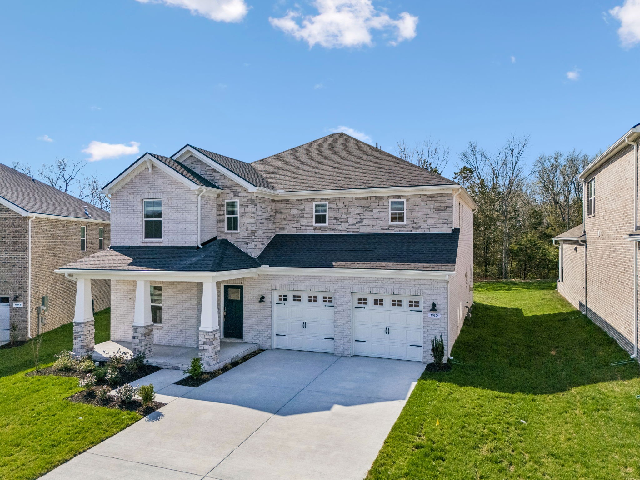 992 Levi Ln