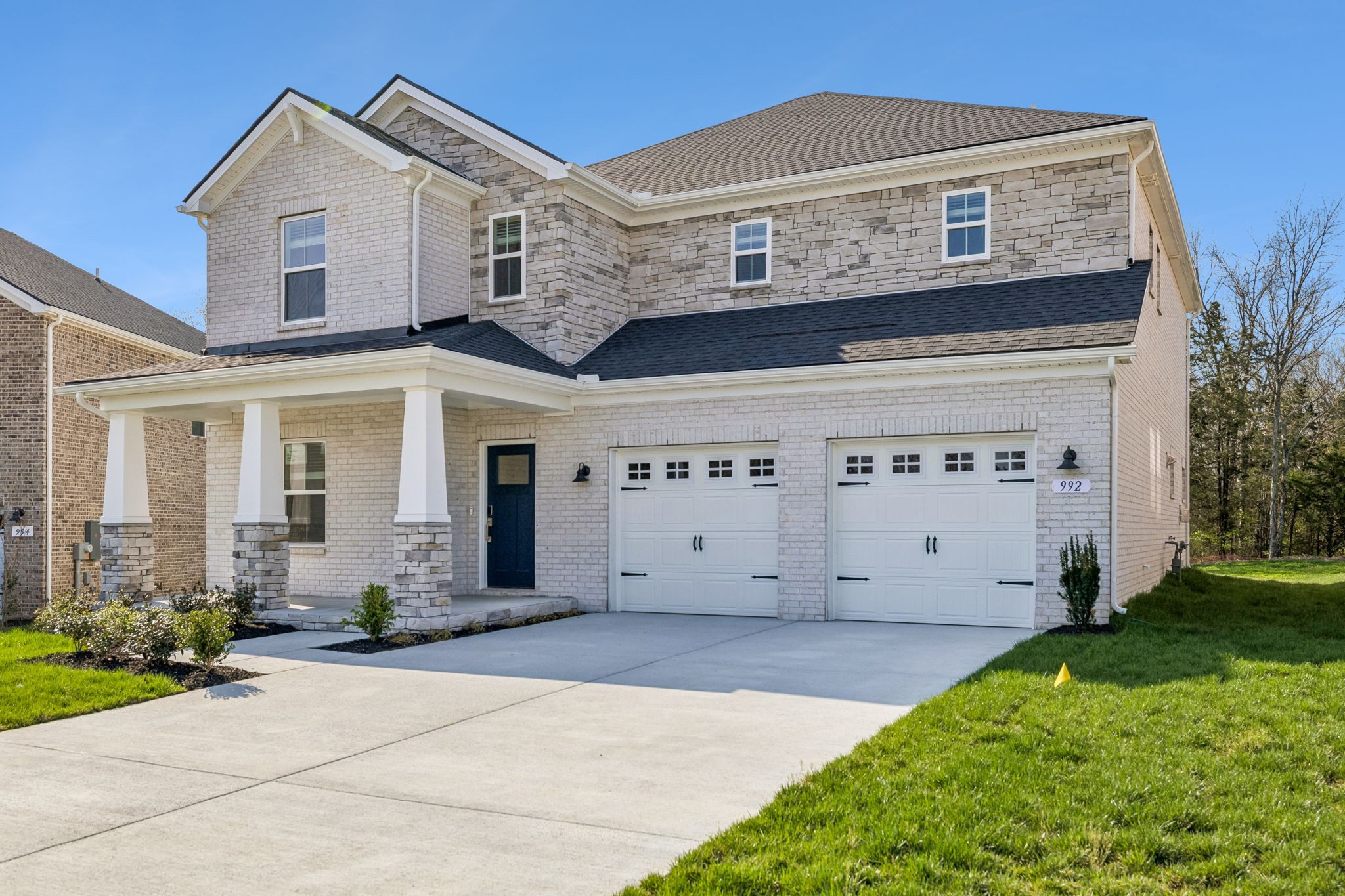 992 Levi Ln