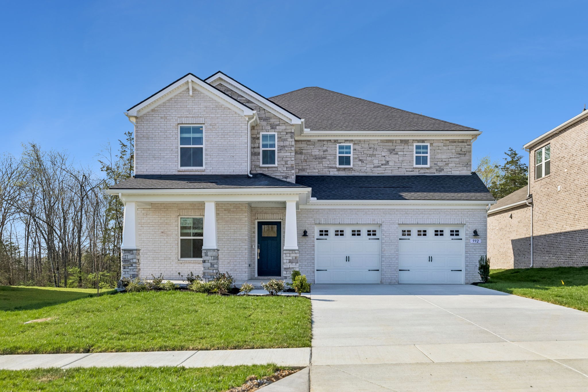992 Levi Ln