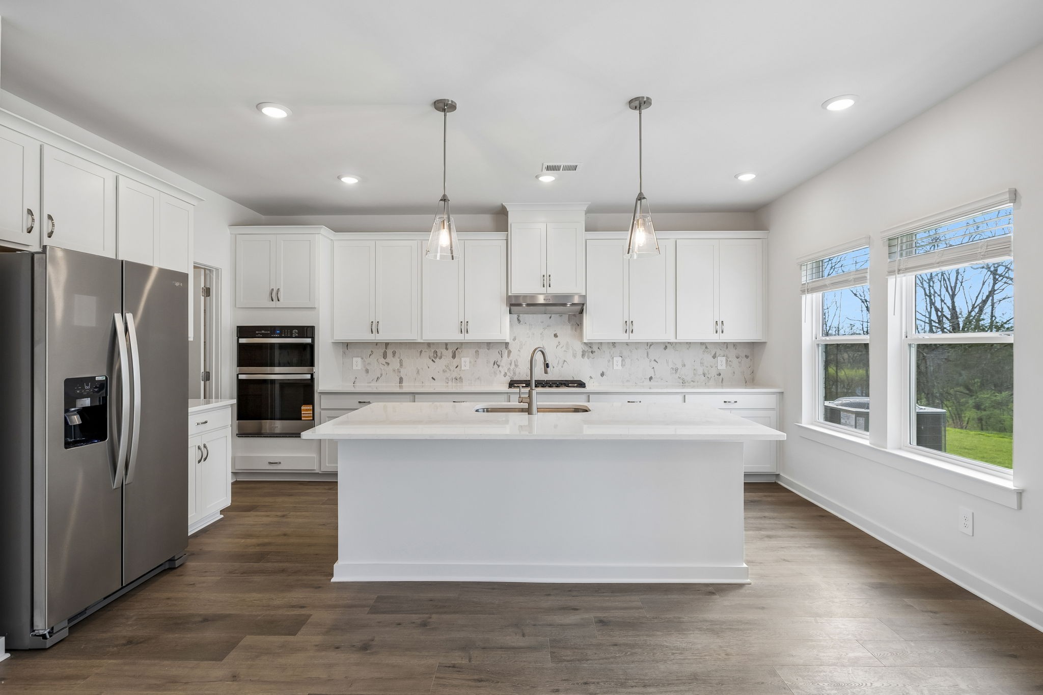 992 Levi Ln