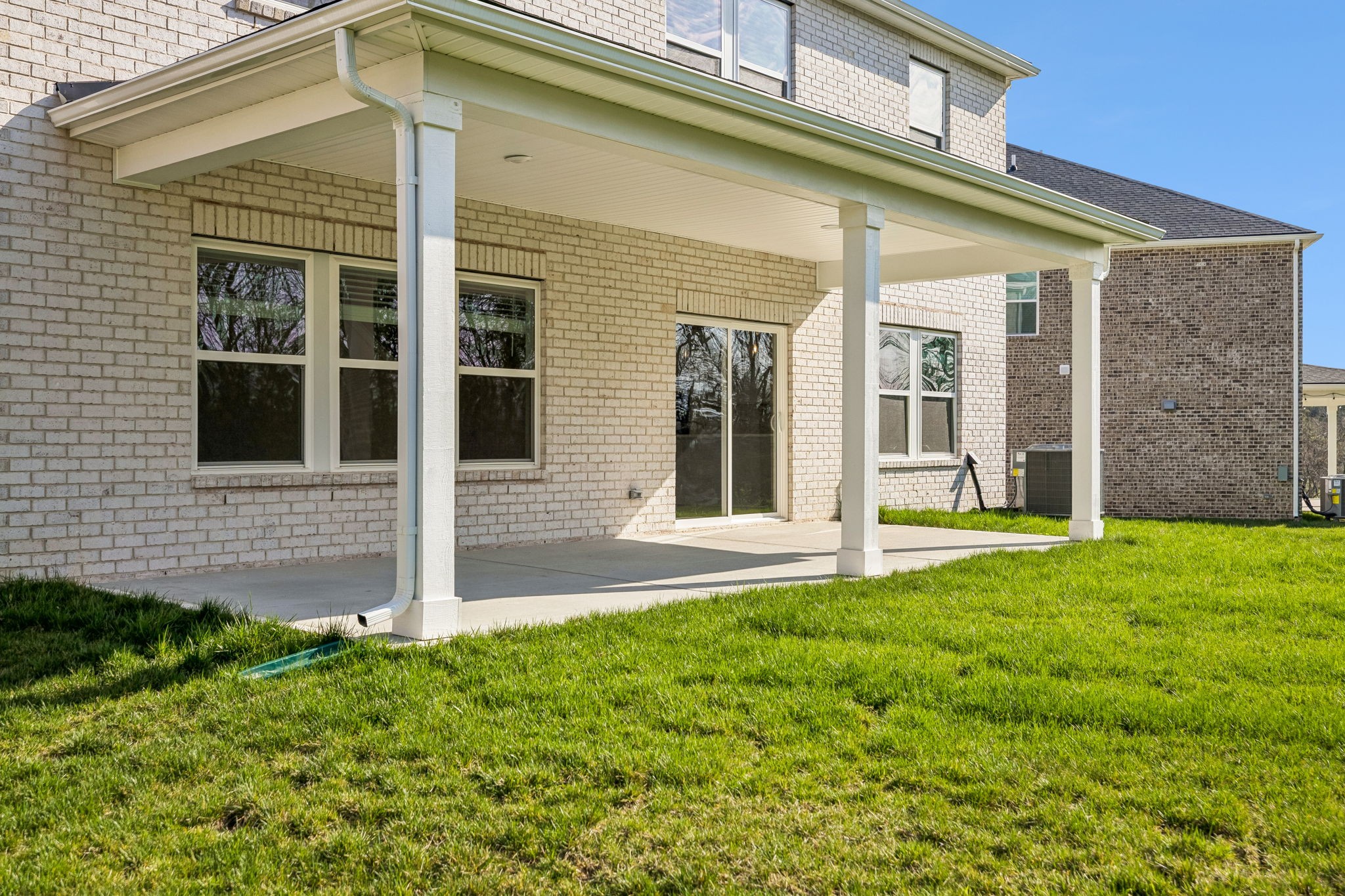 992 Levi Ln