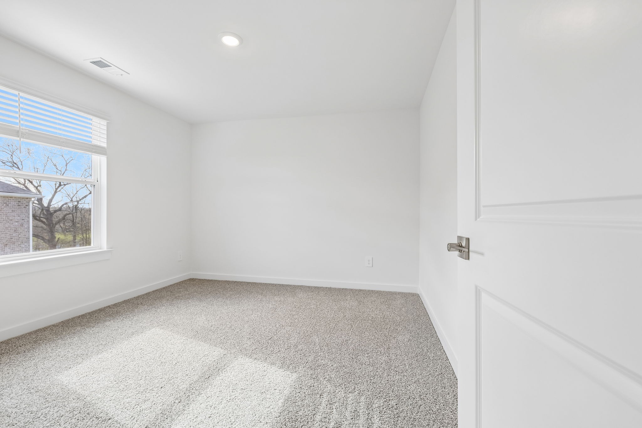 992 Levi Ln