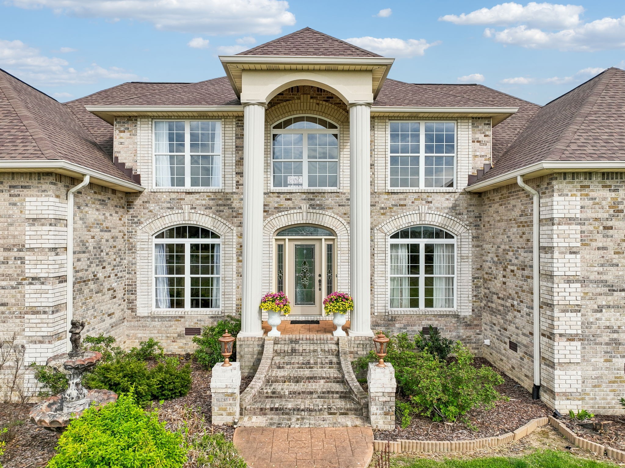 1011 Robertson Rd