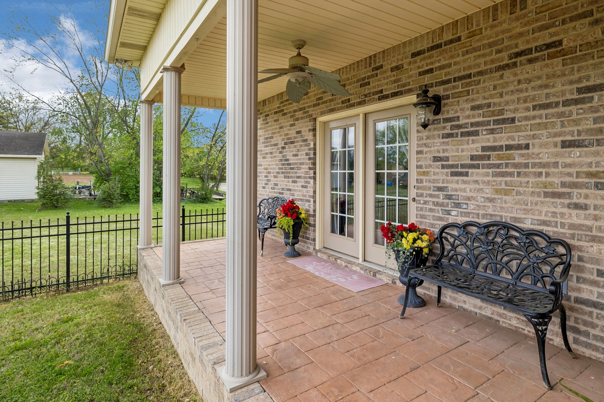 1011 Robertson Rd