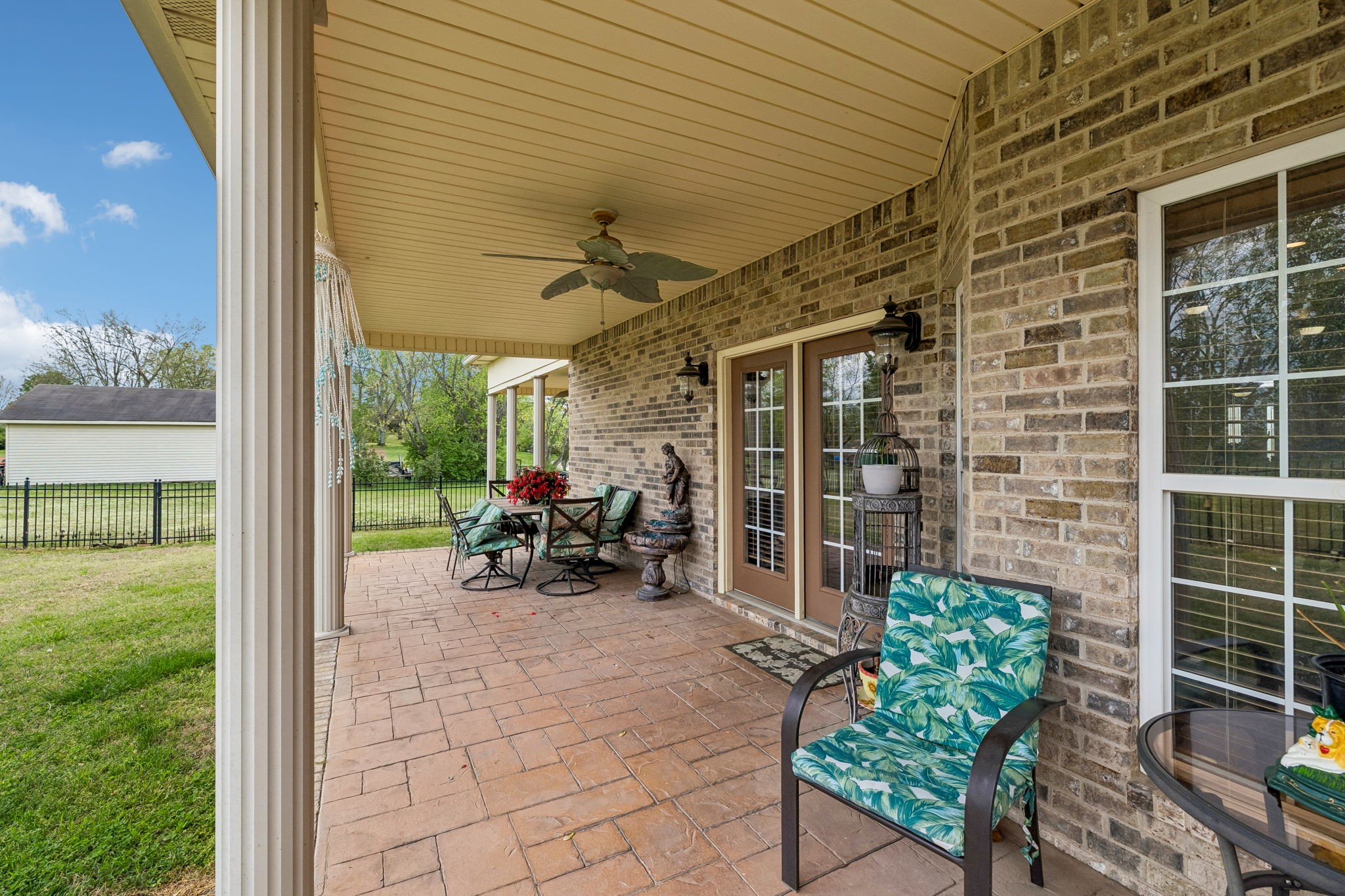 1011 Robertson Rd